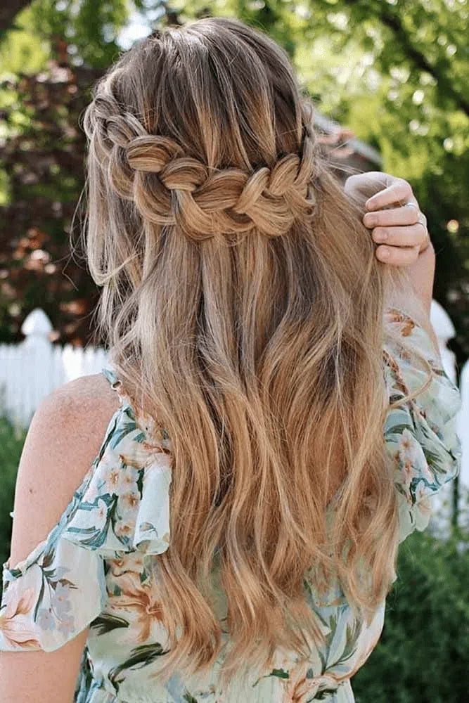10 Gorgeous Prom Hairstyles for Medium-Length Hair Fabulive 10 Gorgeous Prom Hairstyles for Medium-Length Hair Fabulive
