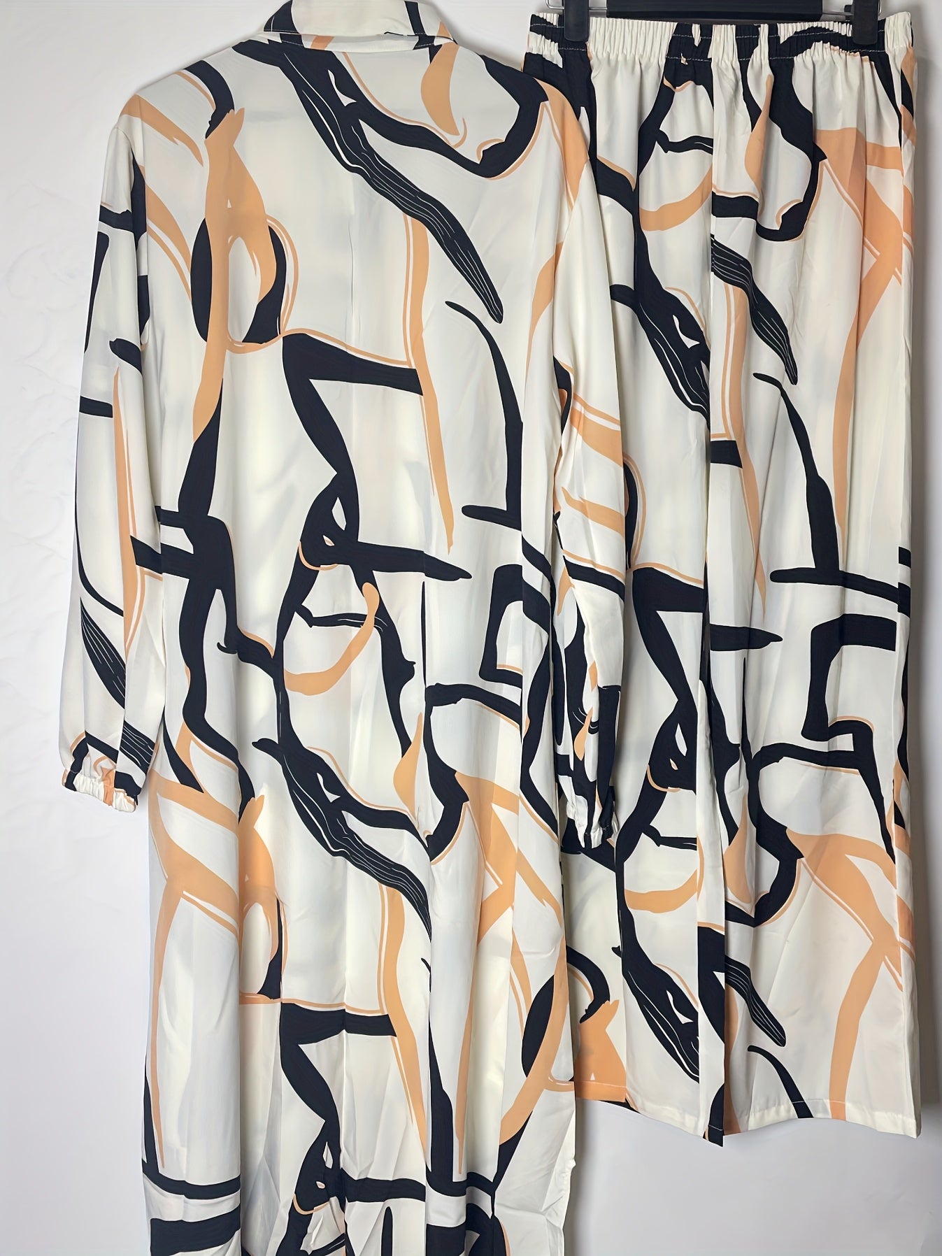 Elegant Geometric Print Pakistani Abaya with Long Sleeves and Button Front - Stylish Muslim Fashion, All-Season Wear, Pants and Top Set, Allseason Abaya|Geometric Print Abaya|Long Sleeve Top