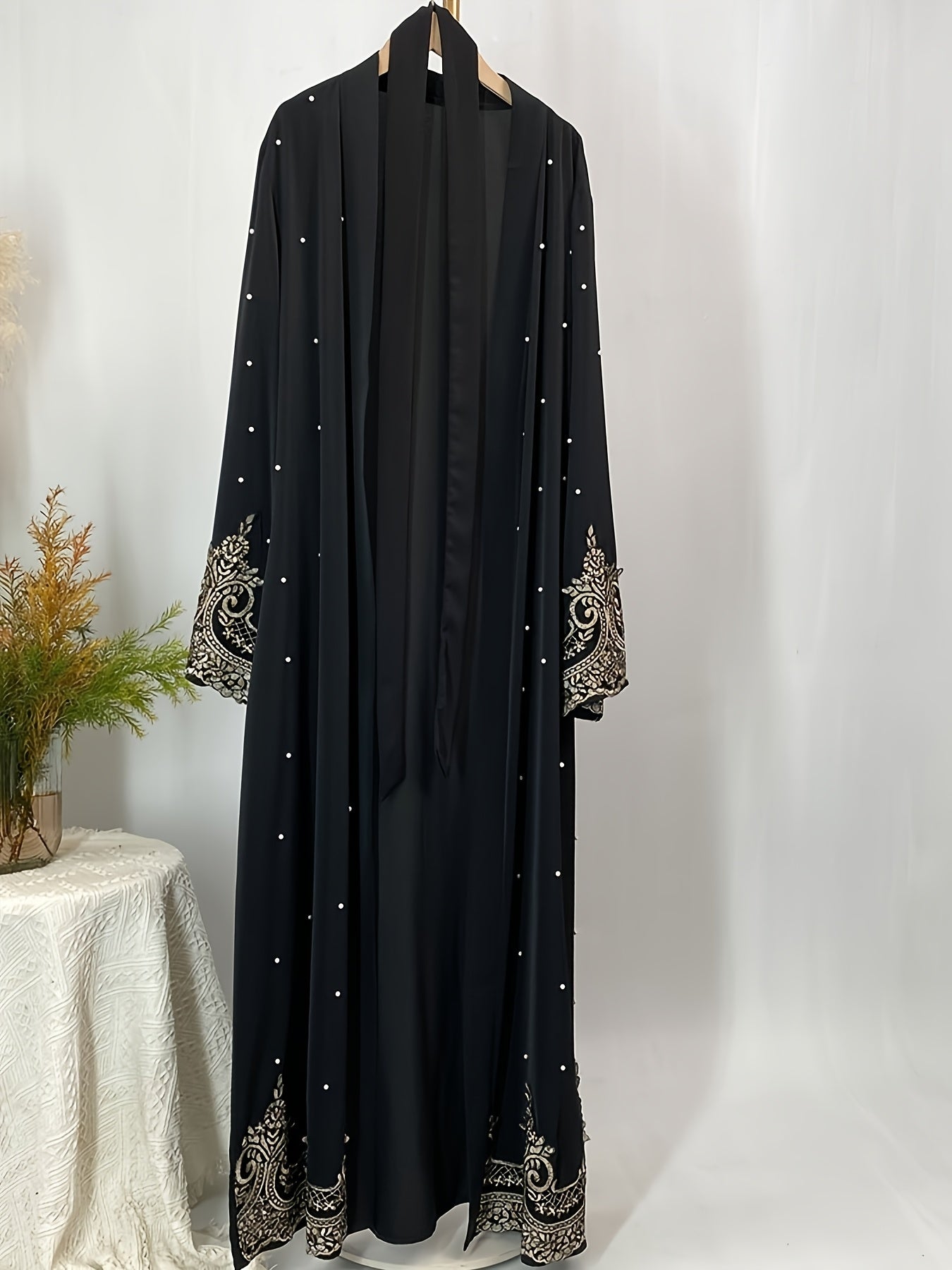 Stylish Muslim Long Sleeve Party Robe with Luxurious Appliqué Beaded Open Front Abaya