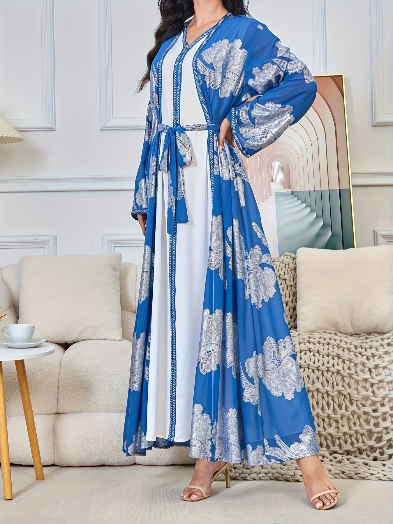 Ready-To-Wear Middle Eastern Arab Women's Clothing, V-Neck Long-Sleeve Kimono Abaya Two-Piece Set with Golden Foil Dress for European And American Markets.