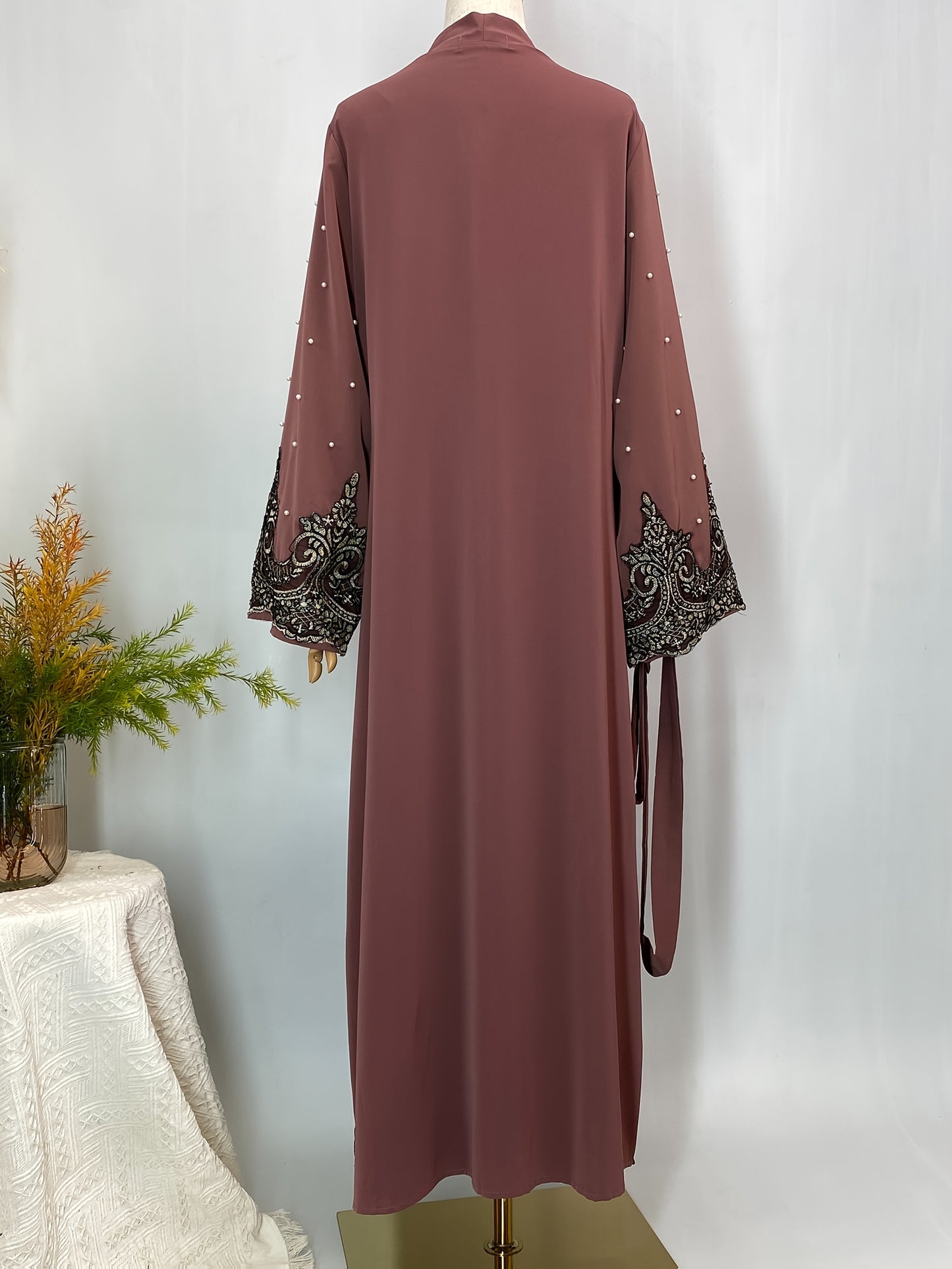Stylish Muslim Long Sleeve Party Robe with Luxurious Appliqué Beaded Open Front Abaya
