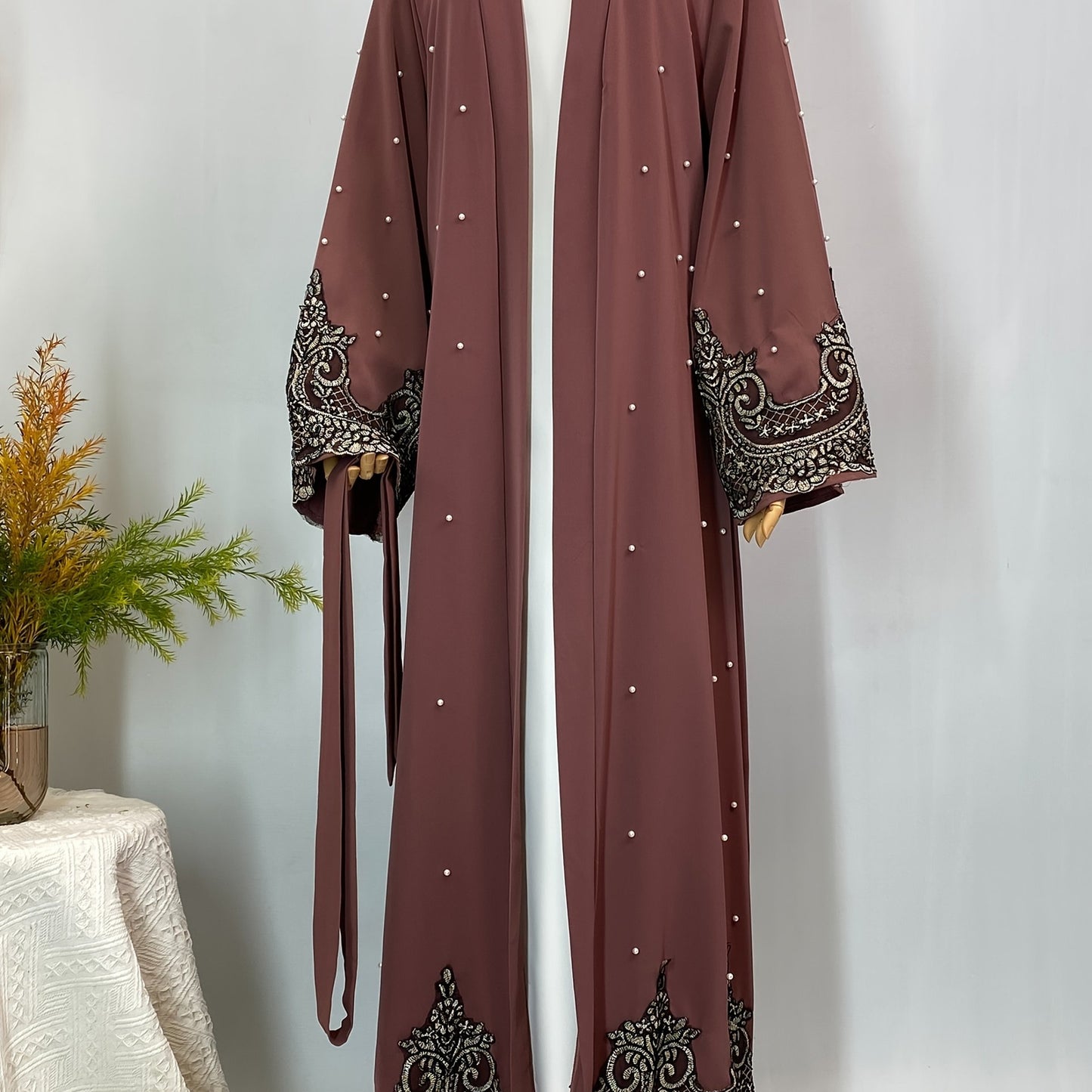 Stylish Muslim Long Sleeve Party Robe with Luxurious Appliqué Beaded Open Front Abaya