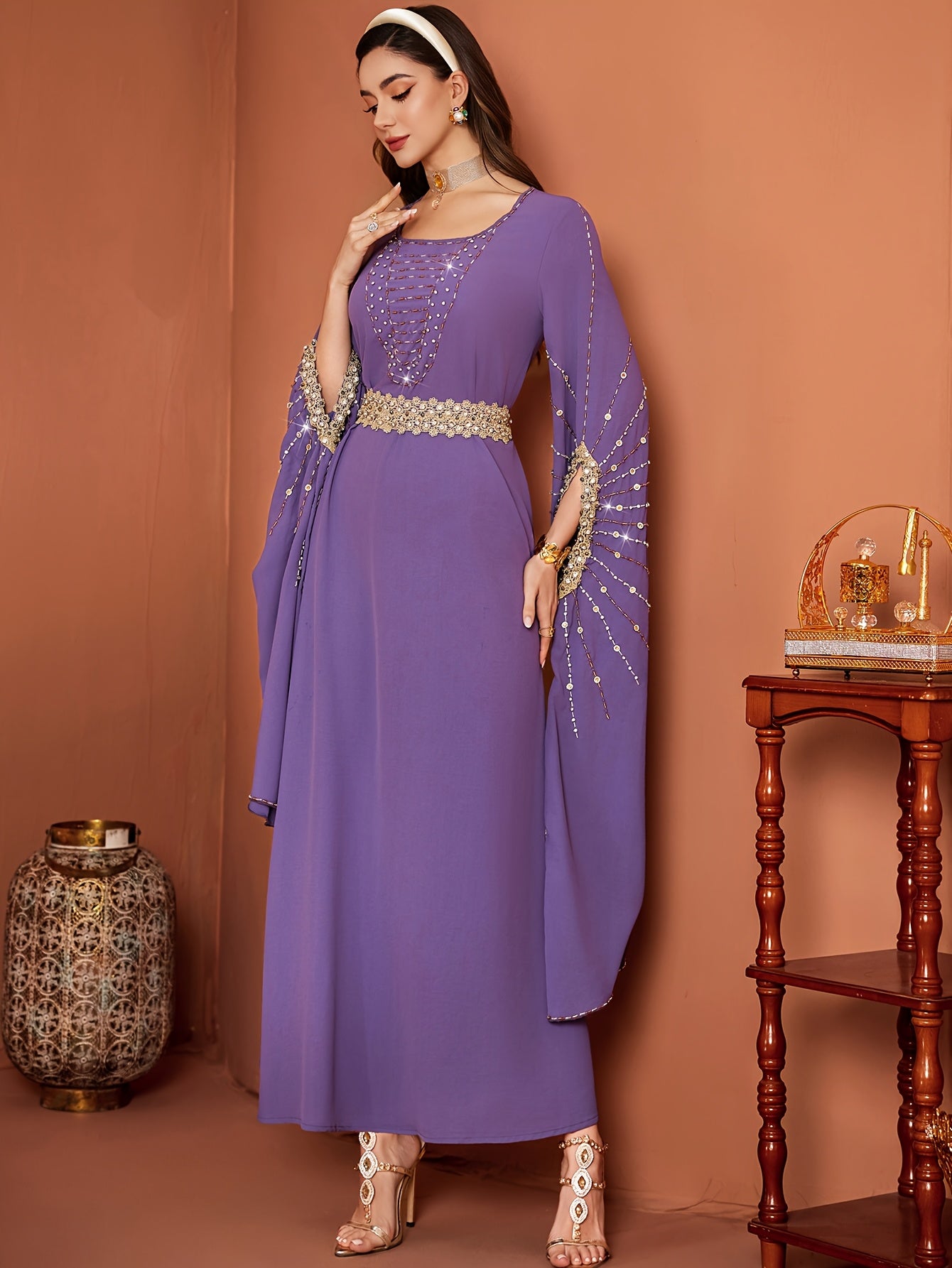 Elegant Lavender Emirati Abaya for Women - Loose Fit, V-Neck with Rhinestone Detail, Long Sleeves, Belted Waist, Perfect for Spring/Summer, Traditional Islamic Fashion, Cultural Attire | Vneck Dress