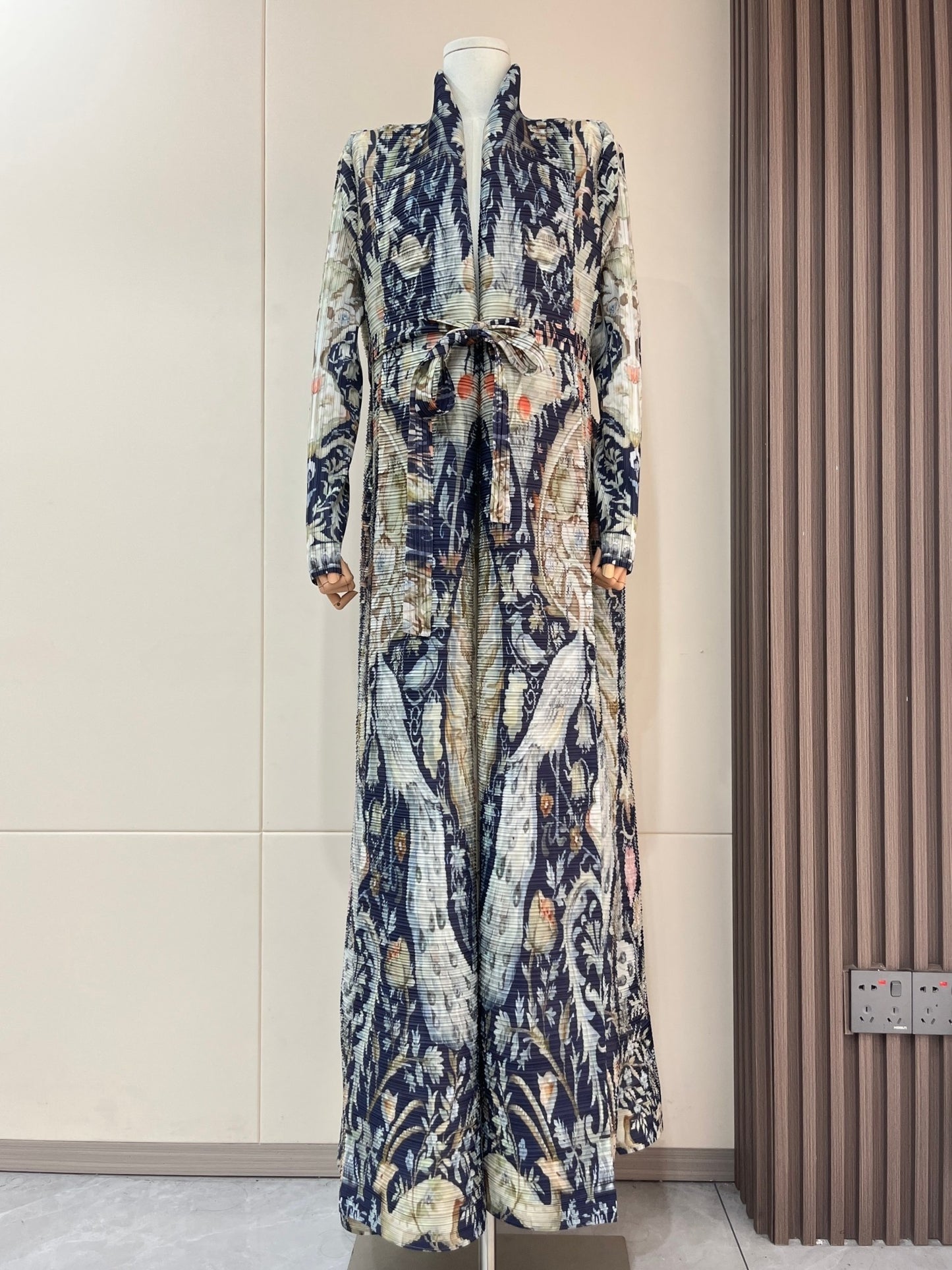 2025 Summer New Miyake-Style Kaftan Abaya, Long Sleeve, High-Elasticity Polyester Dress with Geometric Print, Belted Waist Design - Versatile for Daily Commute & Formal Occasions