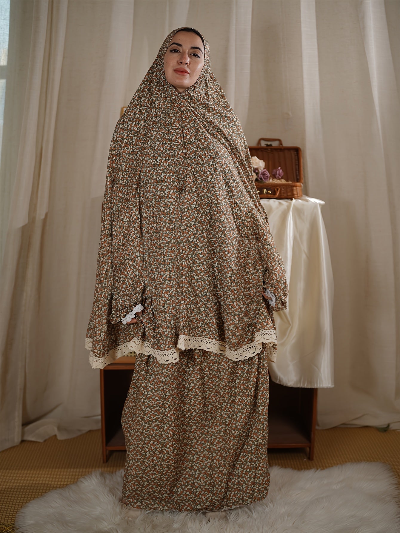 Two-Piece Hooded Jilbaab Outfit for Muslim Women in The Middle East