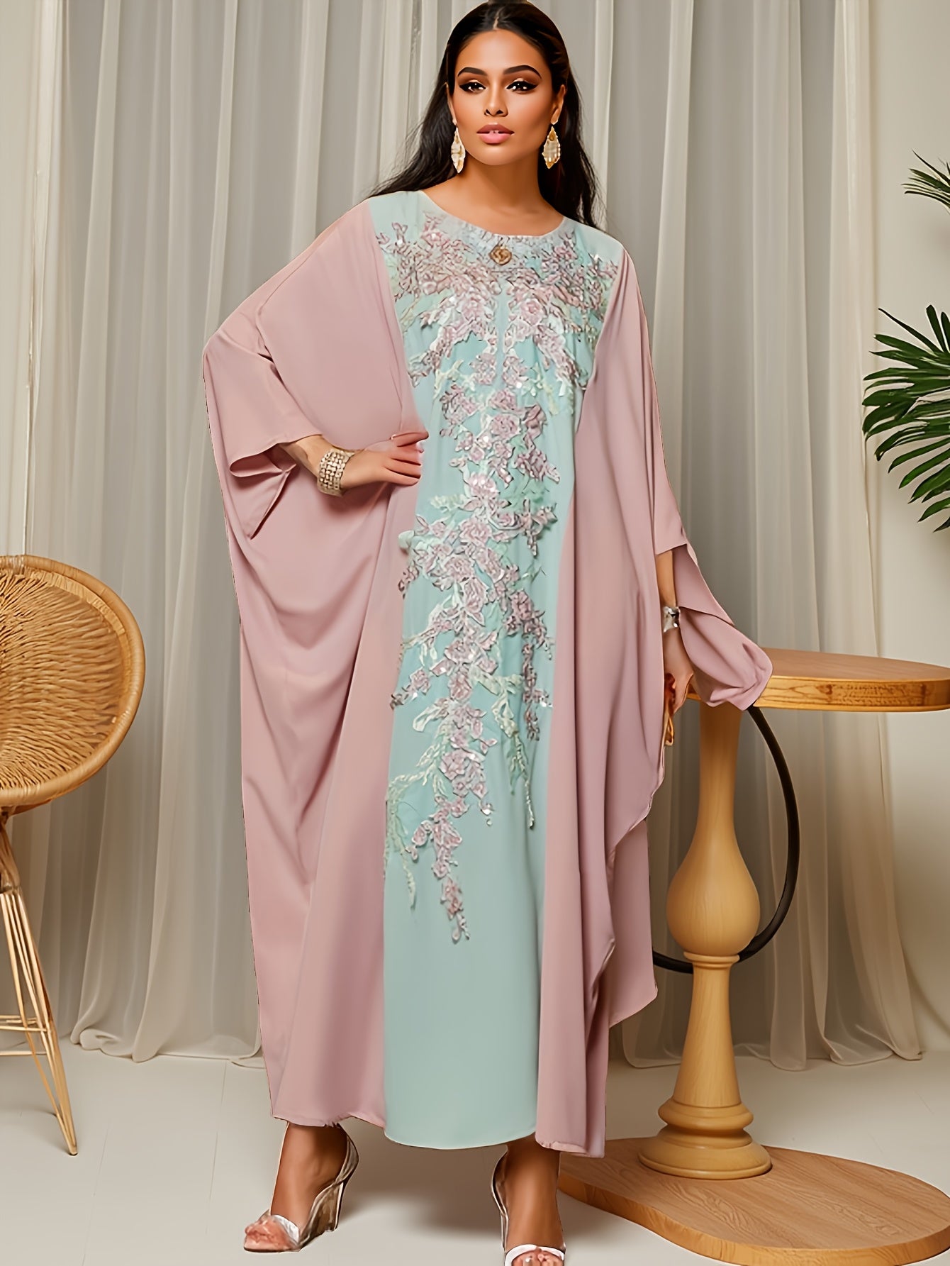 1pc Elegant Embroidered Kaftan Abaya for Women - Polyester Batwing Cape with Contrast Sequin Details, Solid Color, Woven, All-Season Traditional Middle Eastern Robe