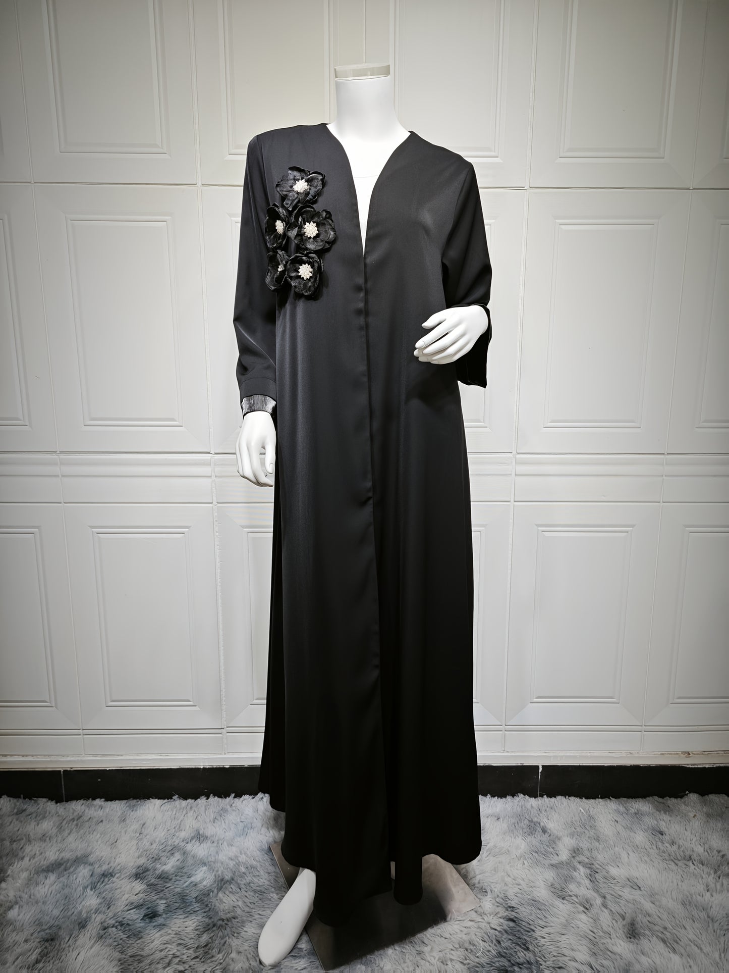 2025 New Arrival Elegant Floral Embroidered Abaya - Light Beige & White Two-Tone Long Dress with Black Pockets, Perfect for Spring/Summer/Fall, Muslim Modest Fashion, Floral Embroidery, No Belt, Casual Elegance, Summer Outfit