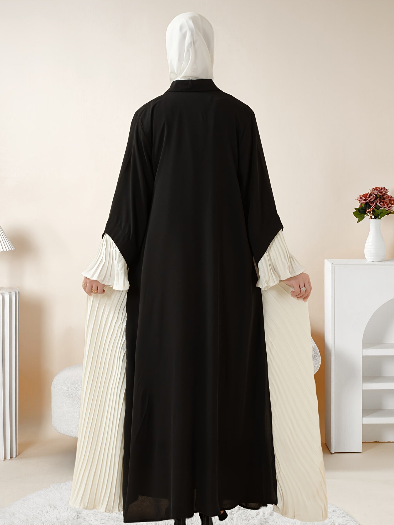 Elegant Black and White Contrast Pleated Open Front Abaya, Summer Lightweight H-Line Silhouette, Breathable Non-Stretch Fabric, Regular Sleeve Design for Women, Cultural & Formal Wear