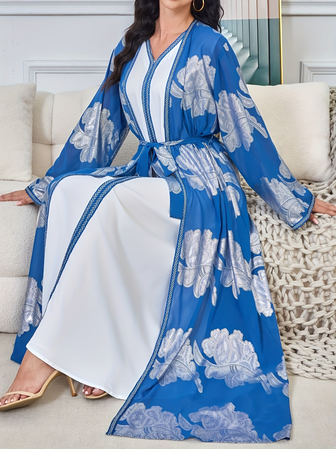 Ready-To-Wear Middle Eastern Arab Women's Clothing, V-Neck Long-Sleeve Kimono Abaya Two-Piece Set with Golden Foil Dress for European And American Markets.