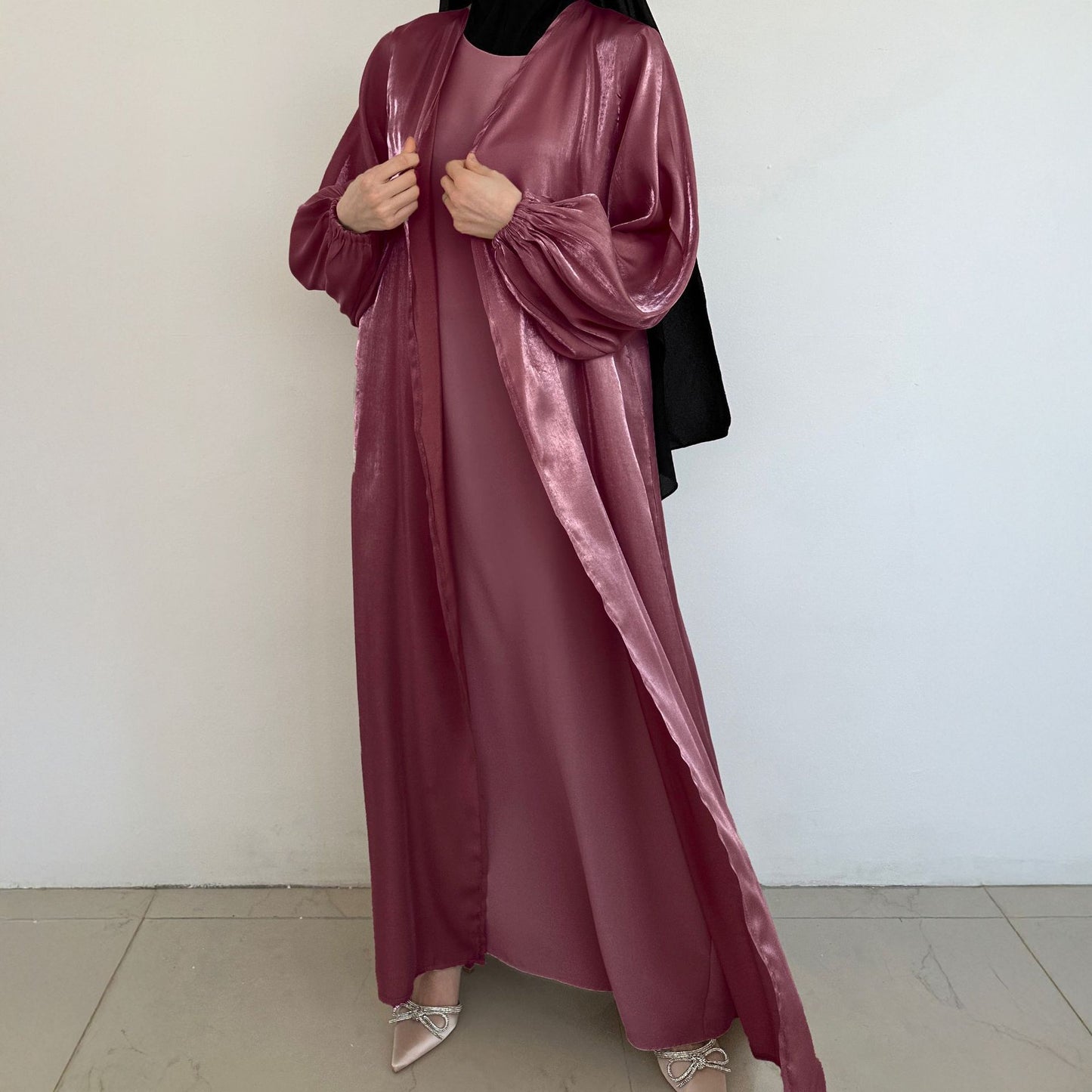 Plus Size, Middle Eastern Modest Muslim Fashionable Bright Silky Satin Solid Color Belt Bat Sleeve Arabic Abaya European and American Large Size Women's Clothing