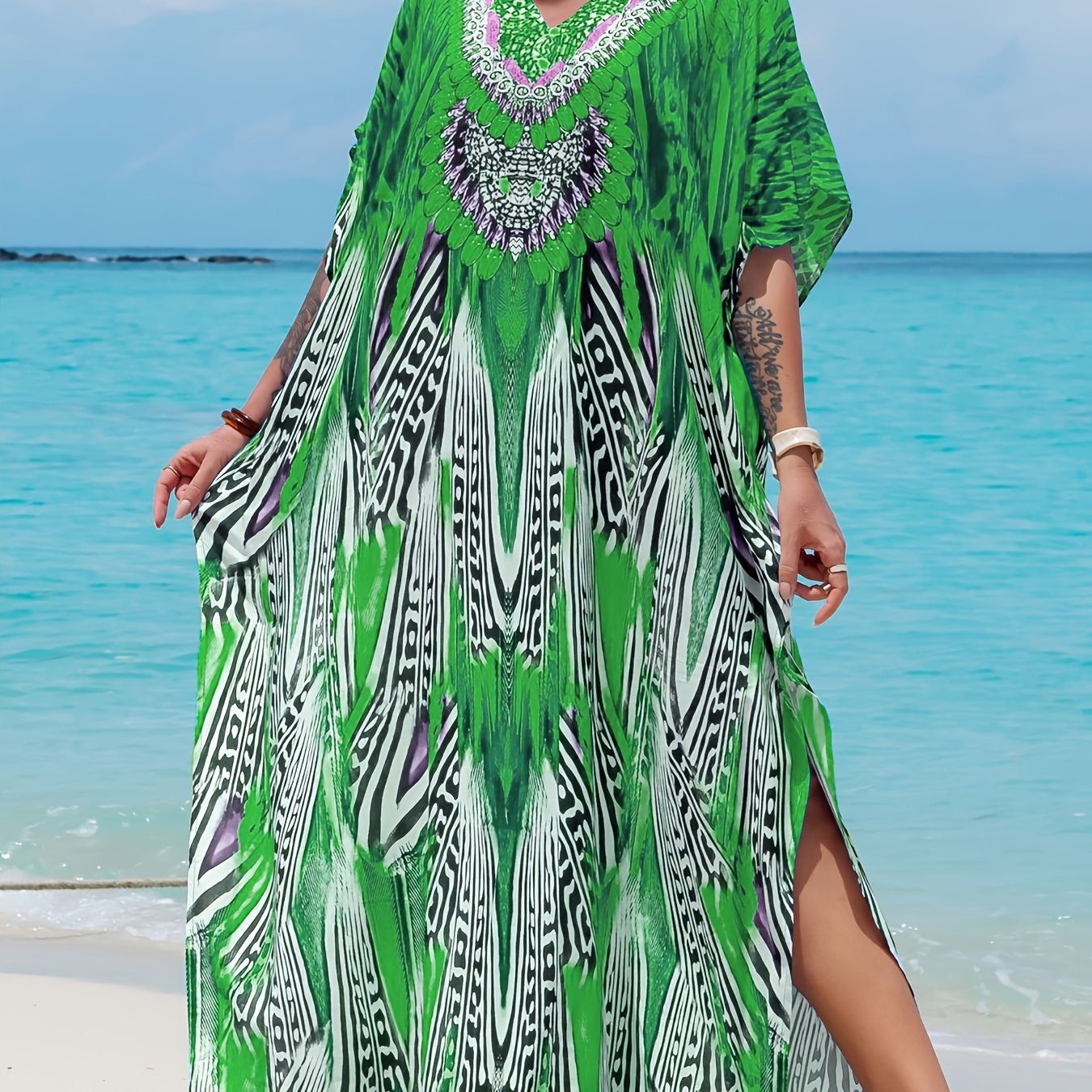 Elegant V-neck Batwing Sleeve Kaftan Abaya - Graphic Print, Maxi Length, Flowy Fit - Perfect for Ramadan and Special Occasions