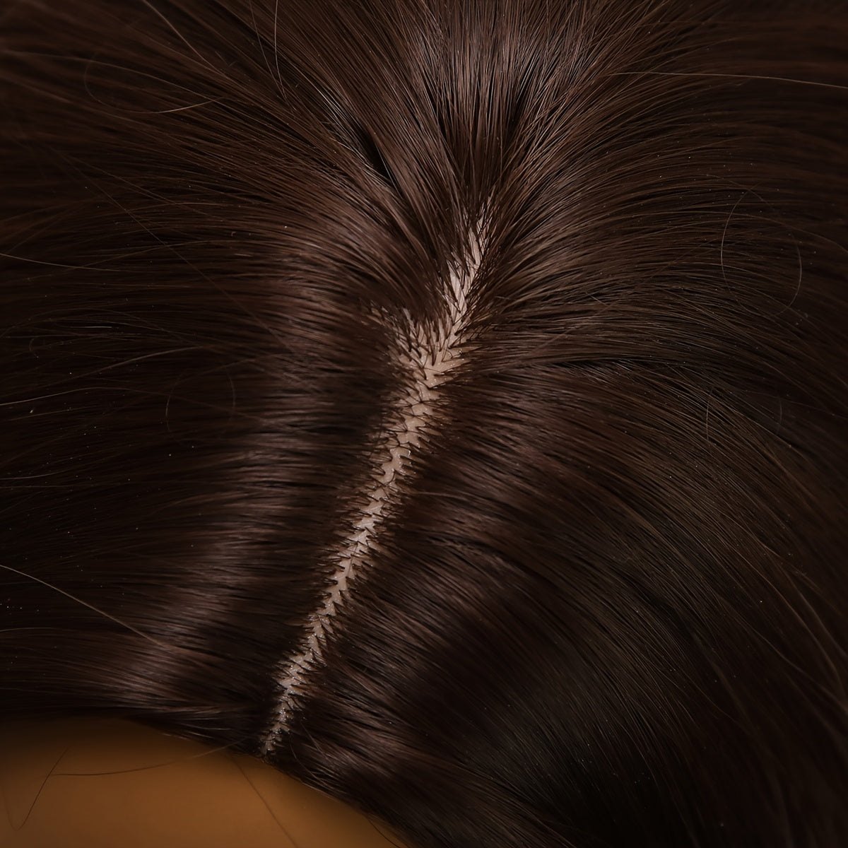 24-Inch Wavy Balayage Wig Featuring an Ash Brown to Grey Ombre, Made from Heat-Friendly Fibers, with an Adjustable Rose Net Cap, Offering a Appearance Suitable for All Ethnic Backgrounds, Perfect for Parties And Festivals