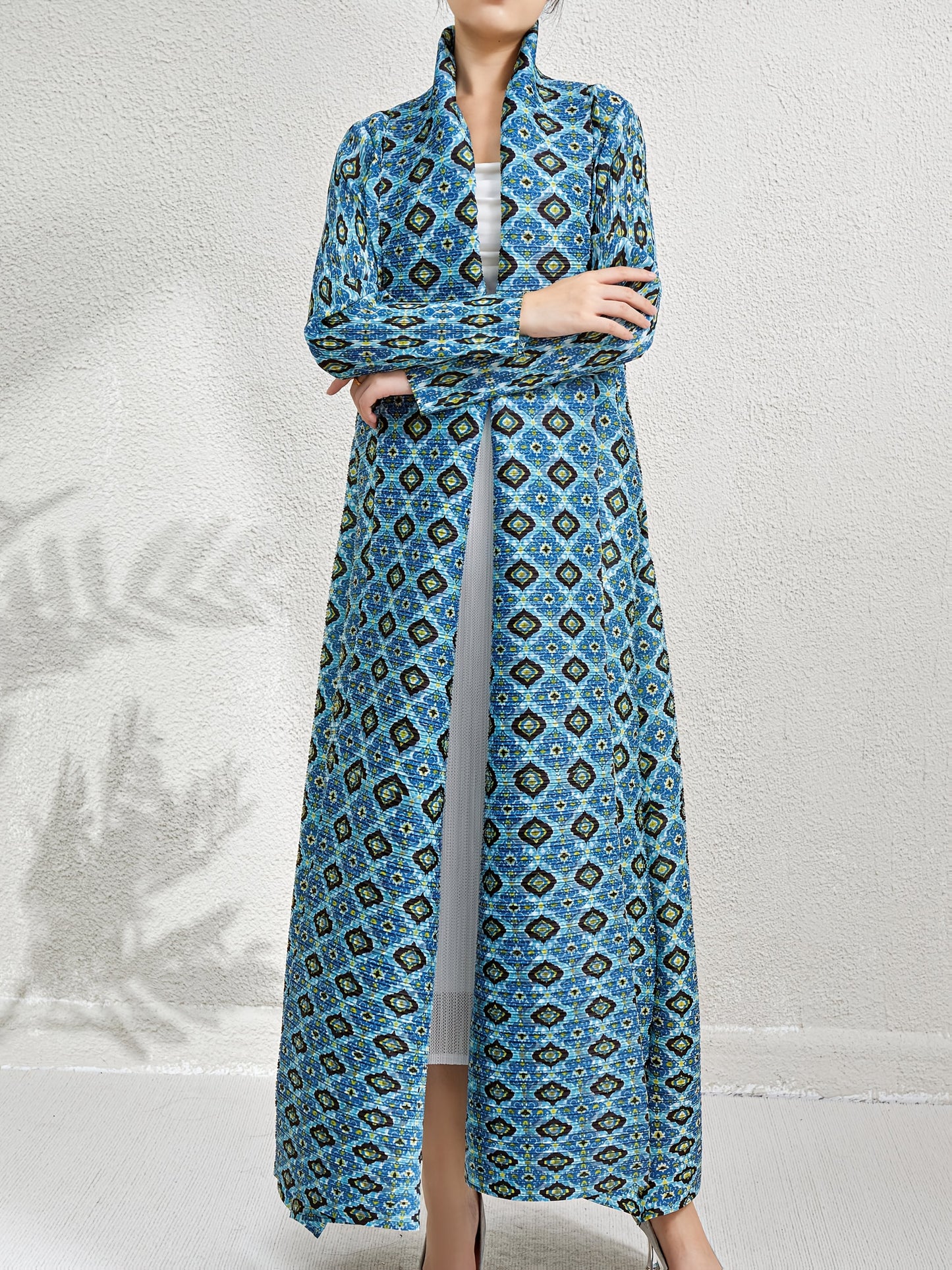 2025 New Arrival - Loose Fit, Long Sleeve Abaya for Muslim Women, Blue Geometric Print, Casual Style, High Stretch Fabric, Pleated Design, All-Season Wear, Casual Abaya | Geometric Print Abaya
