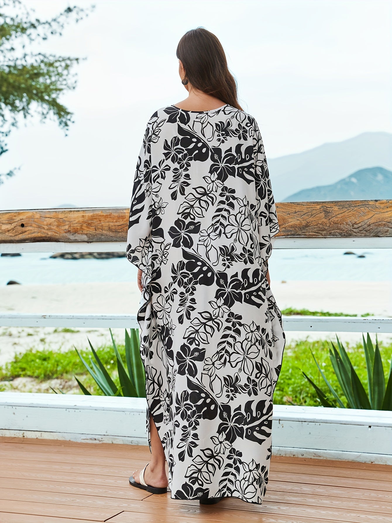 Women's Floral Print Beach Cover-Up Kaftan Dress Floral Pattern, V-Neck With Tie, Loose-Fitting Ethnic Style Casual Maxi Dress