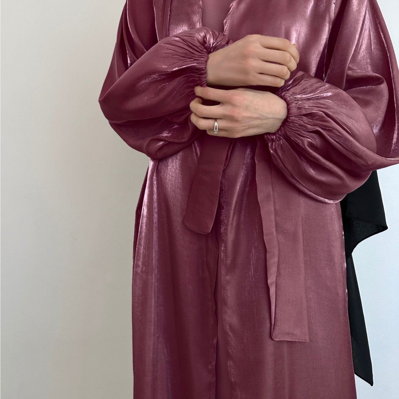 Plus Size, Middle Eastern Modest Muslim Fashionable Bright Silky Satin Solid Color Belt Bat Sleeve Arabic Abaya European and American Large Size Women's Clothing