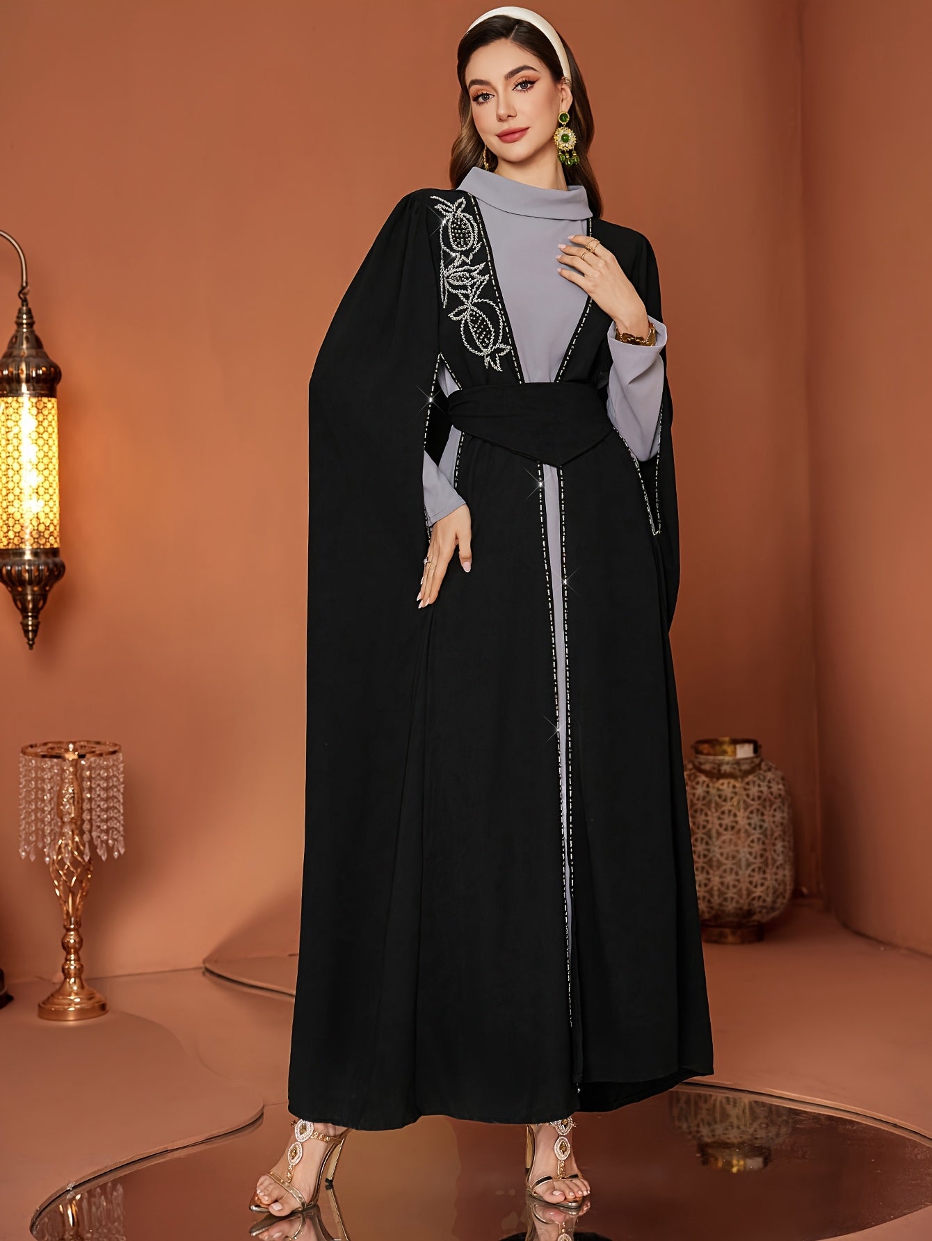 Women's Gray and Black Rhinestone Pineapple Dress Set of Two Kaftan Abaya