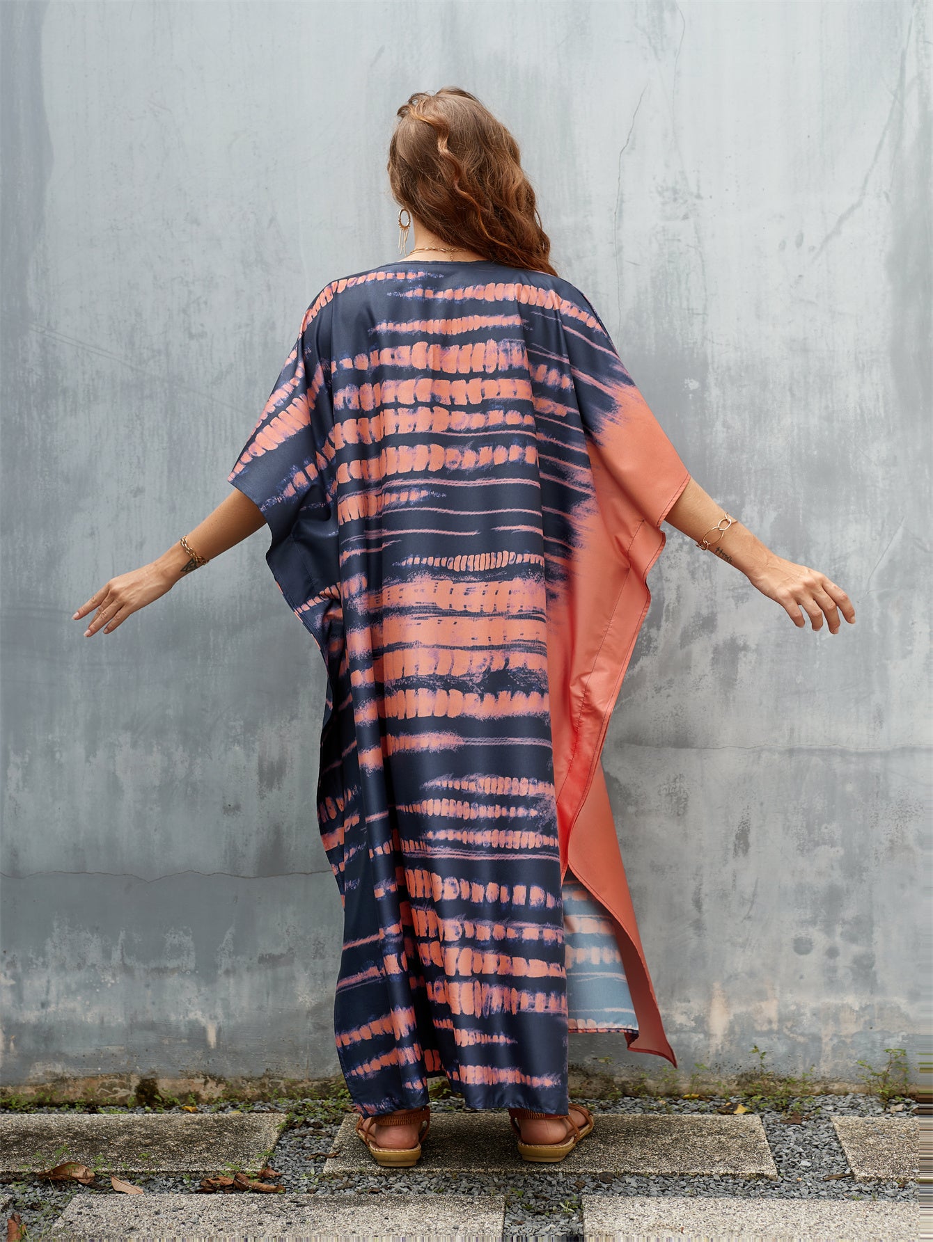 Stylish Plus Size Beach Kaftan Cover-Up with V-Neck & Side Slit - Lightweight Summer Dress in Vibrant Tie-Dye Pattern, Long Sleeves, Hand Washable, Perfect for Beach or Casual Outings, Relaxed Fit Clothing | V-neck Kaftan
