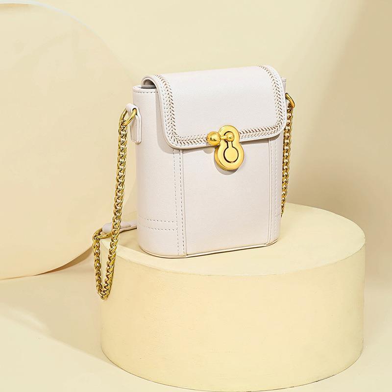 New Single Shoulder Light Luxury Trendy Spring Niche Design High-end Bucket Crossbody Bag Women'S Genuine Leather Wholesale