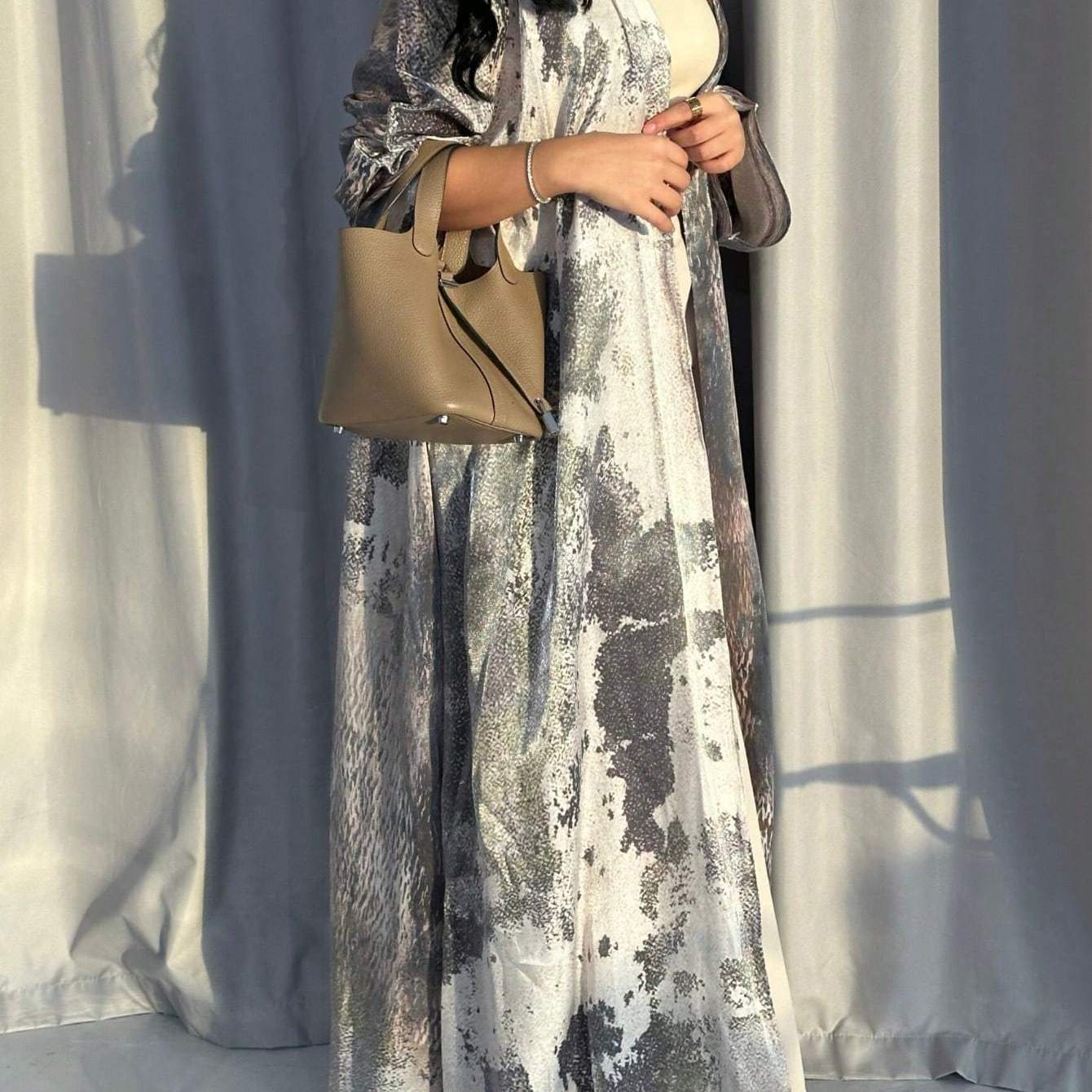 Traditional Tie-Dye Long Robe - Turkish & Western Style Abaya, Flowing & Versatile, Light Gray/Black/White, Long Sleeve, Loose Fit for Casual or Formal Occasions, Casual Wear Robe | Flowing Maxims