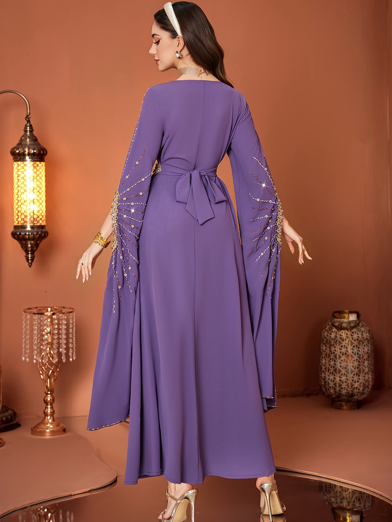Elegant Lavender Emirati Abaya for Women - Loose Fit, V-Neck with Rhinestone Detail, Long Sleeves, Belted Waist, Perfect for Spring/Summer, Traditional Islamic Fashion, Cultural Attire | Vneck Dress