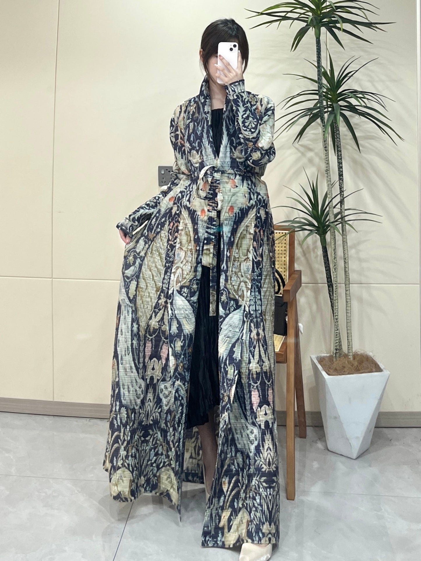 2025 Summer New Miyake-Style Kaftan Abaya, Long Sleeve, High-Elasticity Polyester Dress with Geometric Print, Belted Waist Design - Versatile for Daily Commute & Formal Occasions