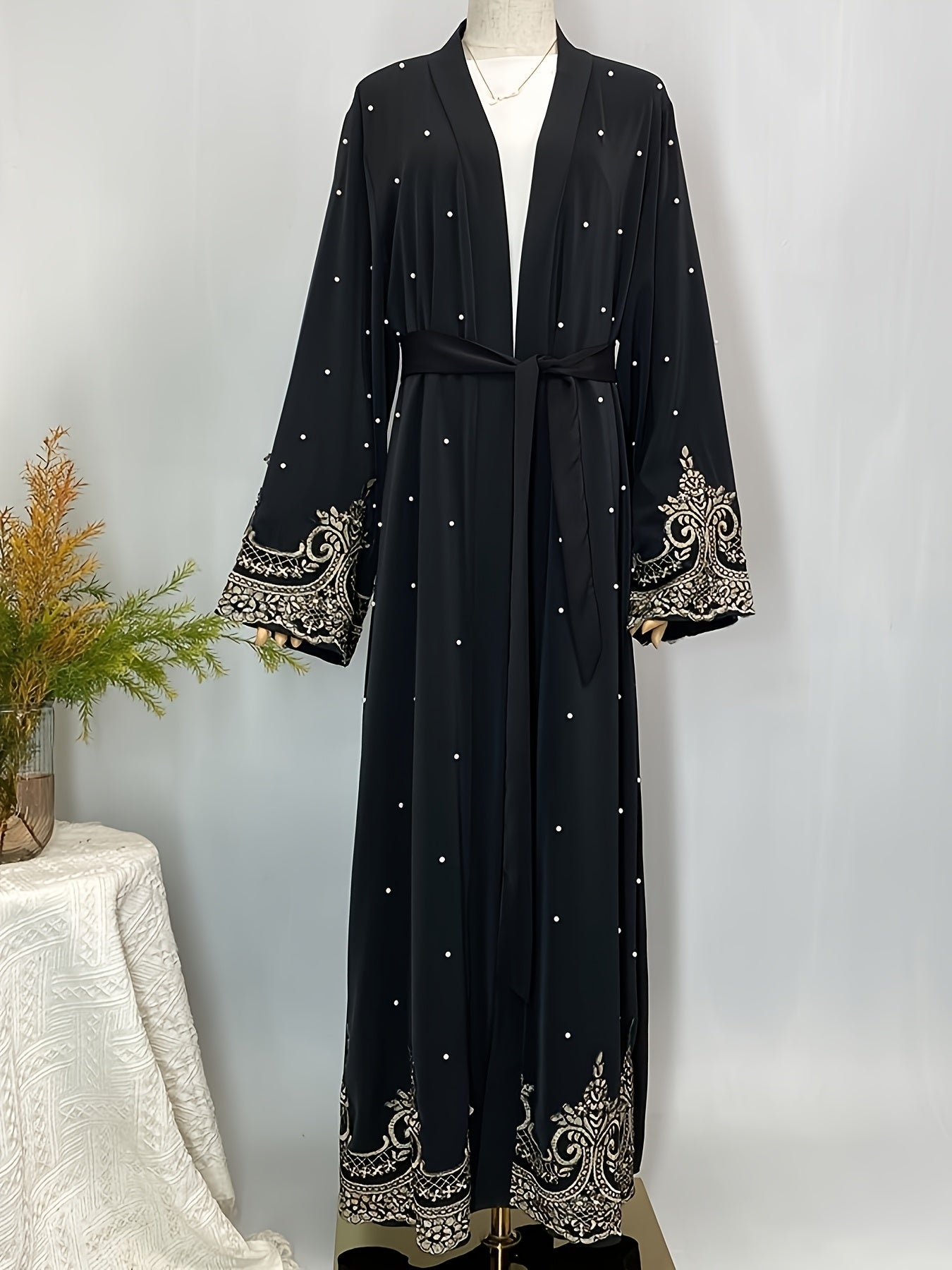 Stylish Muslim Long Sleeve Party Robe with Luxurious Appliqué Beaded Open Front Abaya