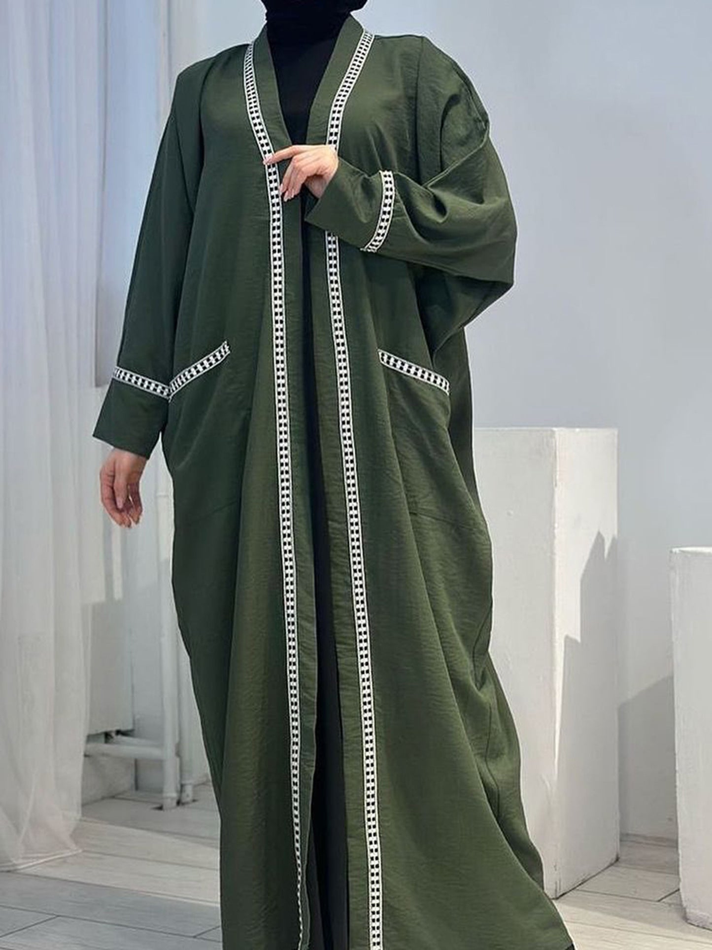 Women's Elegant Olive Green & Black Contrast Trim V-Neck Long Sleeve Kaftan Robe - Loose Fit All-Season Machine Washable Arab Cardigan for Home & Casual Wear, Decorative Detailing