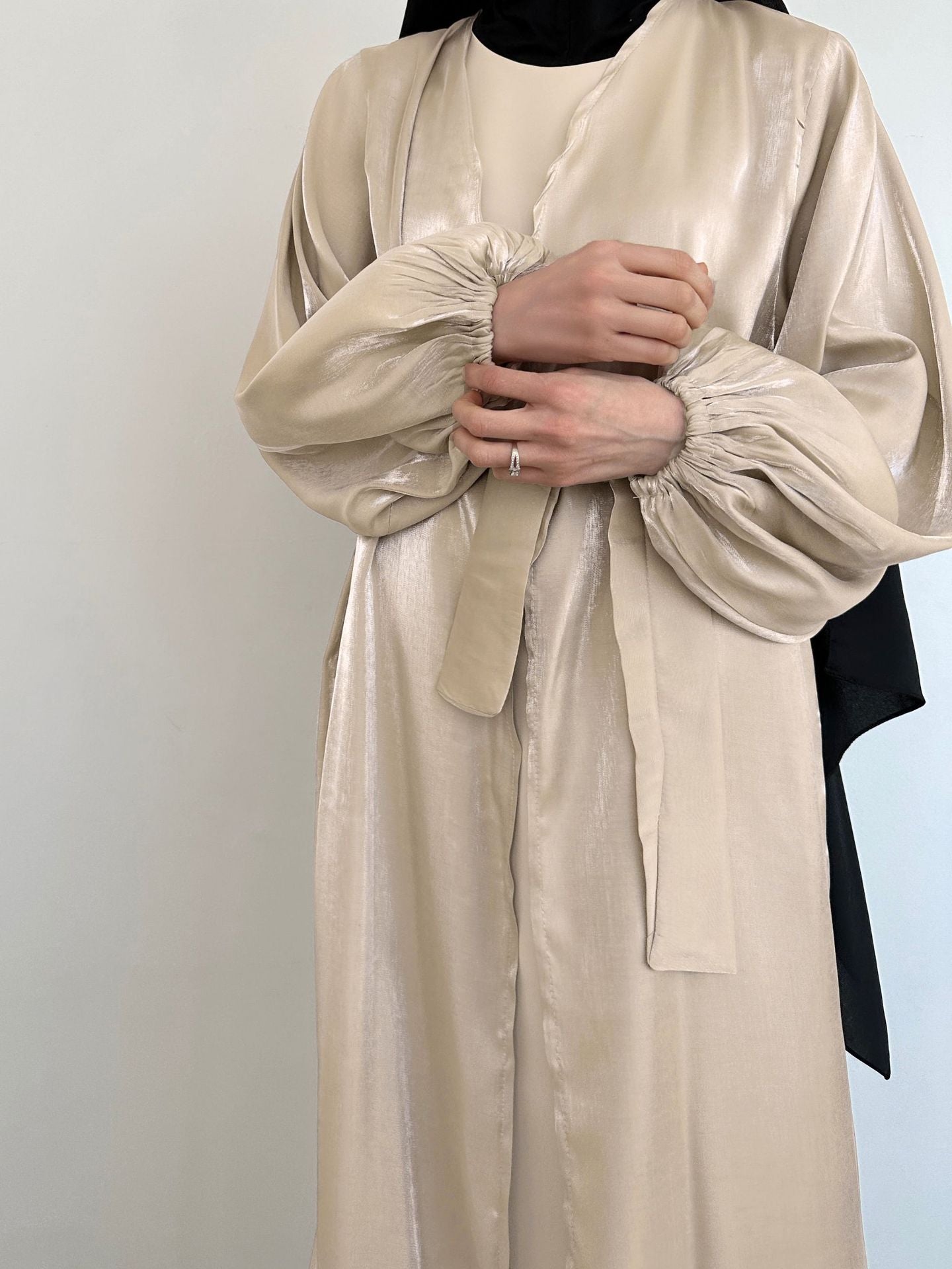Plus Size, Middle Eastern Modest Muslim Fashionable Bright Silky Satin Solid Color Belt Bat Sleeve Arabic Abaya European and American Large Size Women's Clothing
