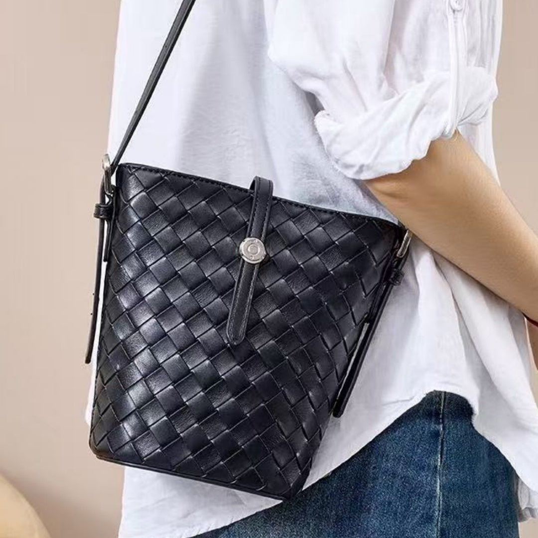 Woven New Bucket Bag Handmade Woven Bag, Niche High-end Women's Summer Versatile Crossbody Bag, Simple, Lightweight And Compact Crossbody Bag