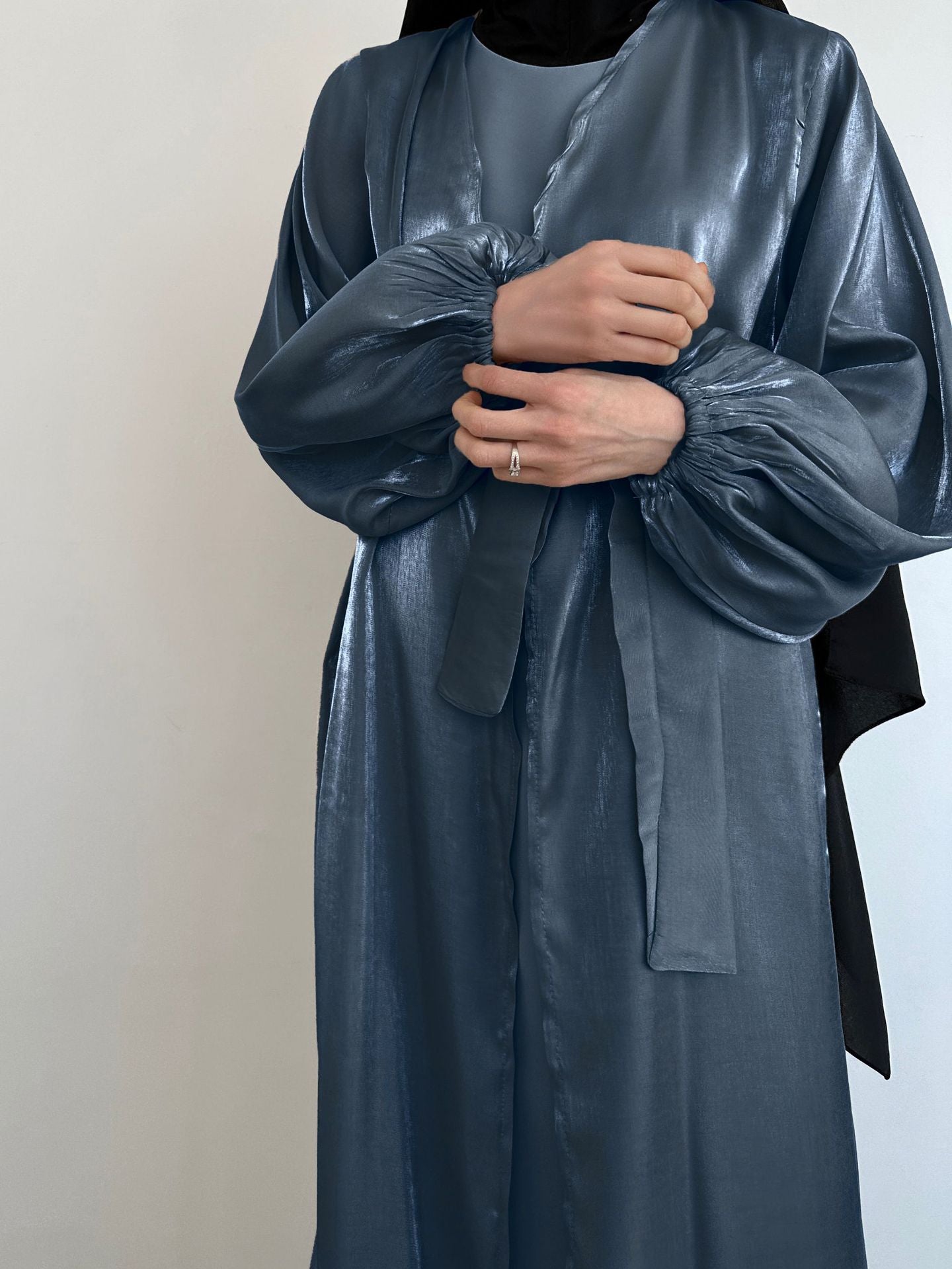 Plus Size, Middle Eastern Modest Muslim Fashionable Bright Silky Satin Solid Color Belt Bat Sleeve Arabic Abaya European and American Large Size Women's Clothing