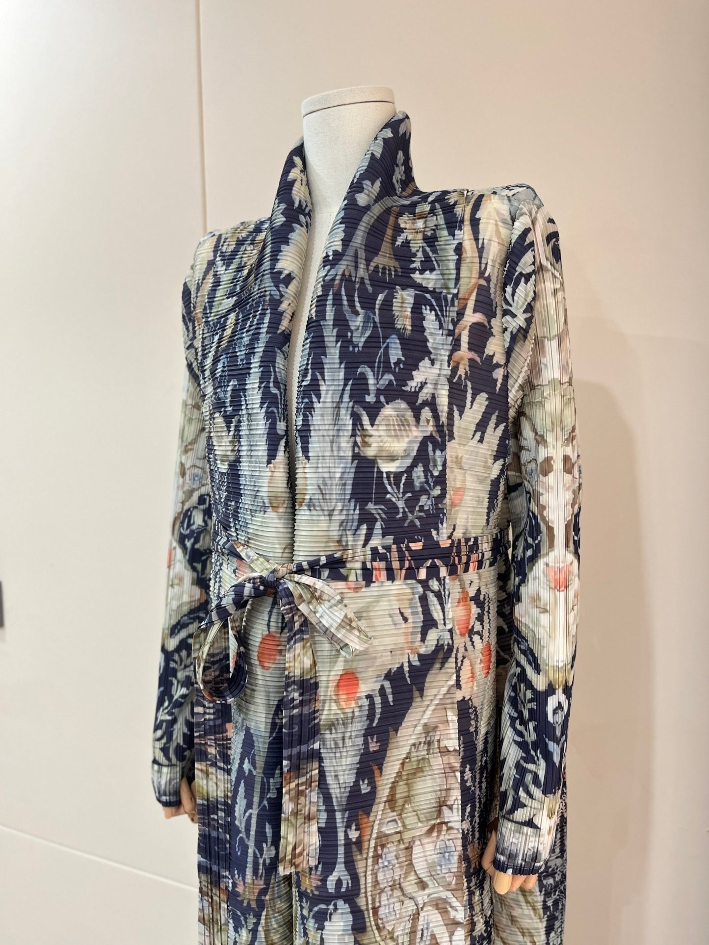 2025 Summer New Miyake-Style Kaftan Abaya, Long Sleeve, High-Elasticity Polyester Dress with Geometric Print, Belted Waist Design - Versatile for Daily Commute & Formal Occasions