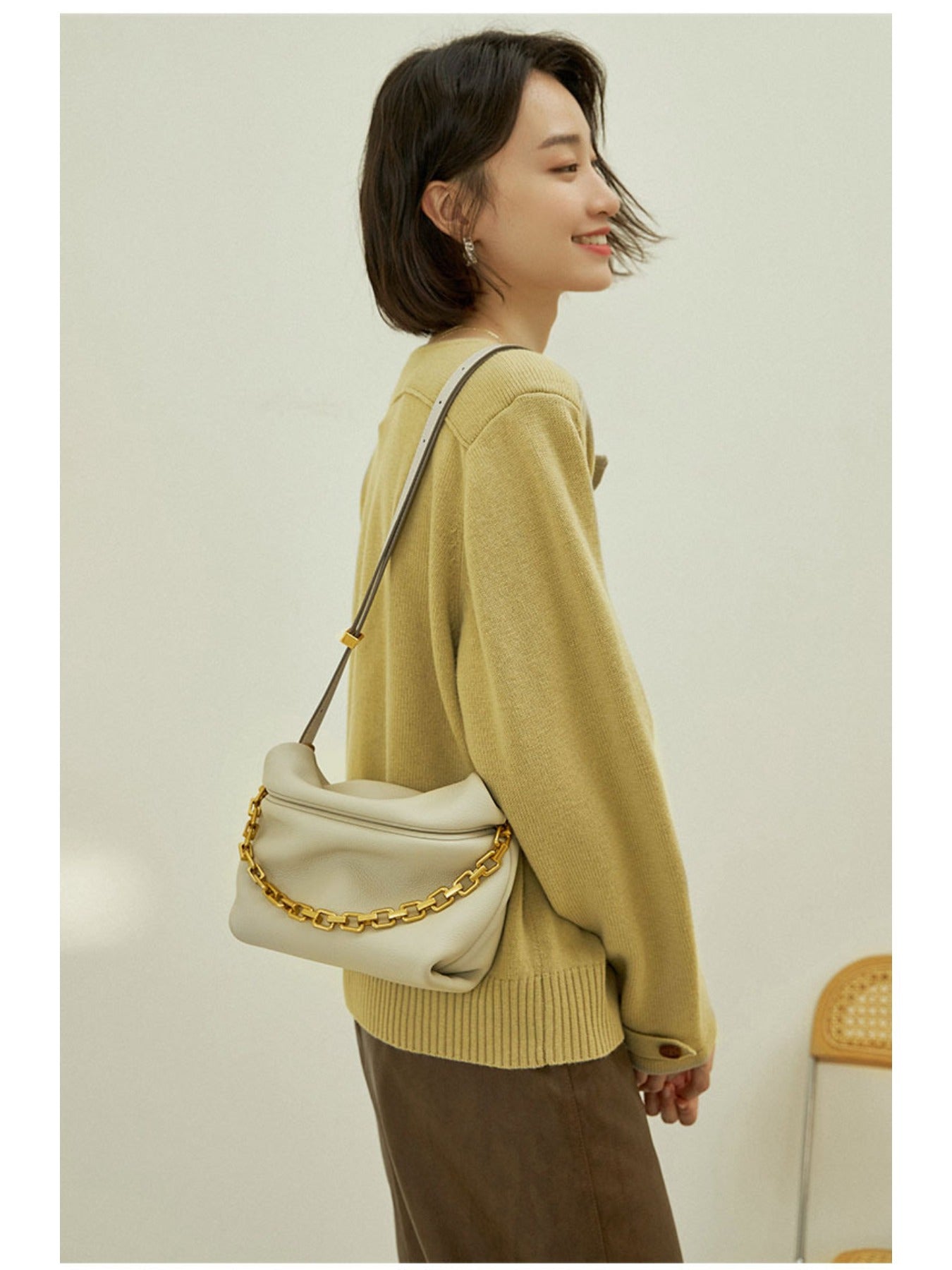 2025 New Women's Bag, Leather Crossbody Pleated Cloud Messenger Bag, Fashionable Chain Dumpling Bag, Single Shoulder Crossbody Bag