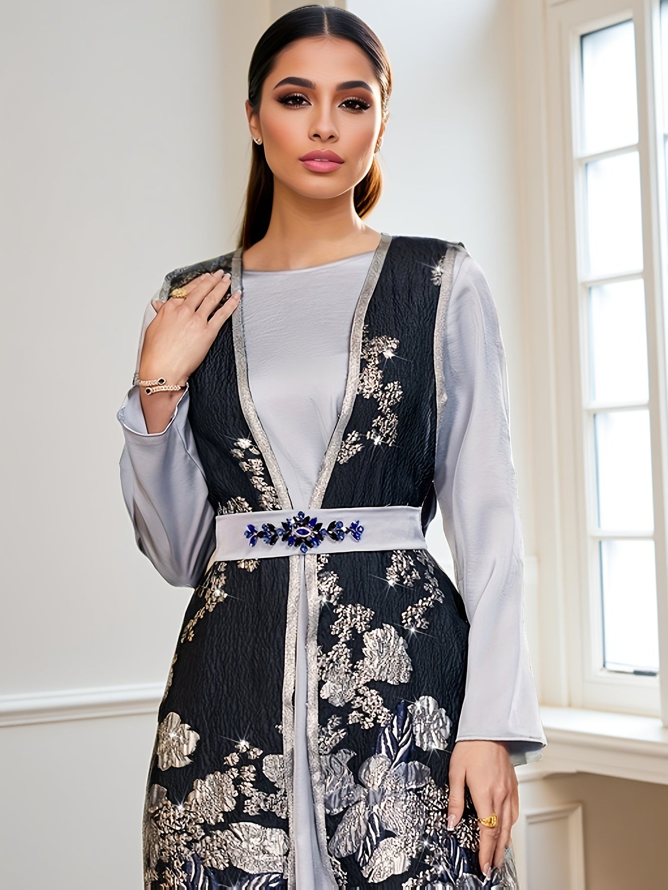 Middle Eastern Women's Casual Printed Emirati Abaya Set, Two-Piece Outfit with Floral Pattern and Rhinestone Embellishments, Long Sleeve, Spring/Summer Wear