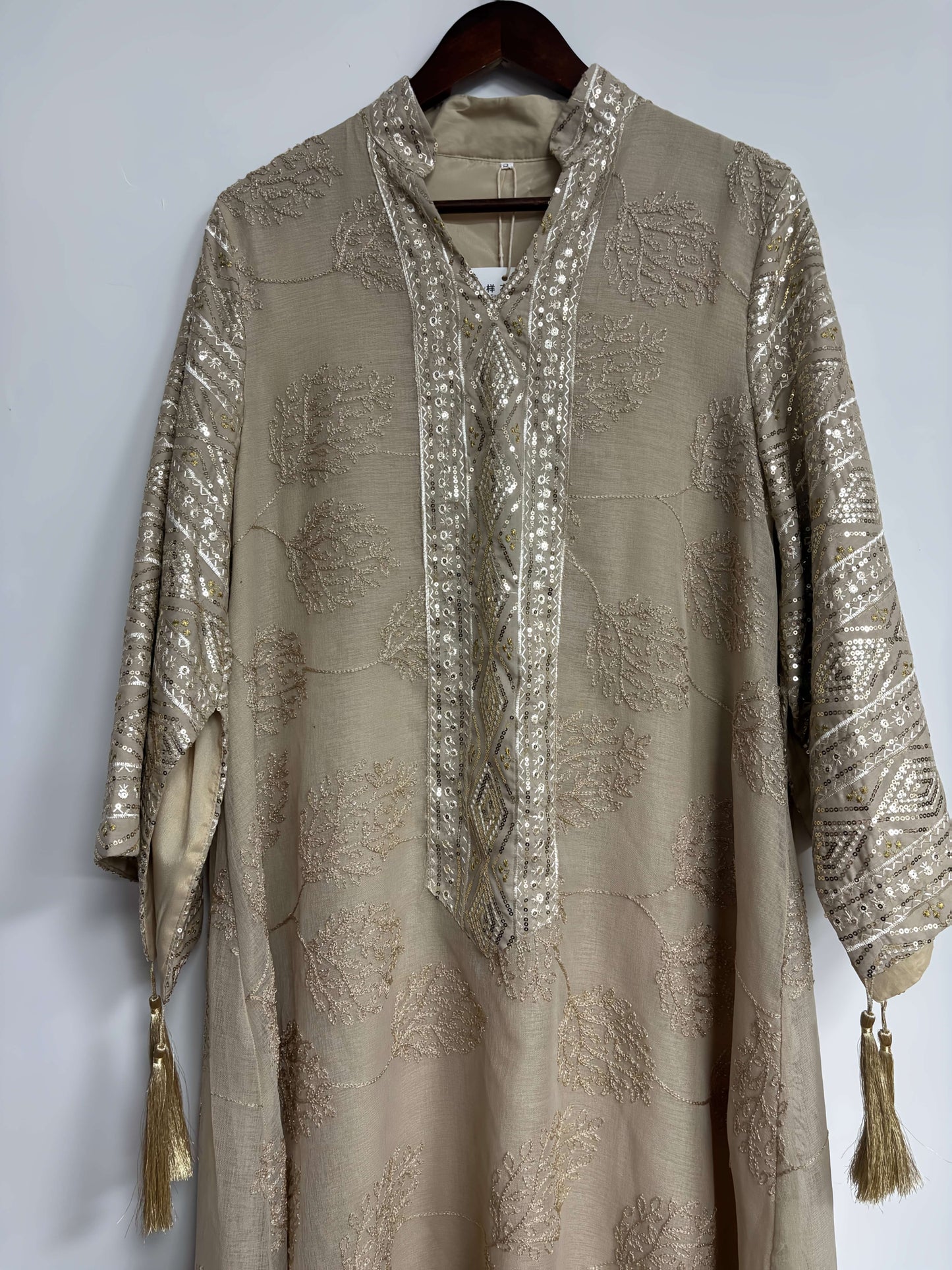 Women's Middle Eastern Kaftan Abaya Dress - V-Neck Long Sleeve with Lace Embroidery & Beaded Details, Breathable Lightweight Fabric for Eid al-Adha, Ramadan, Turkish Festival Parties