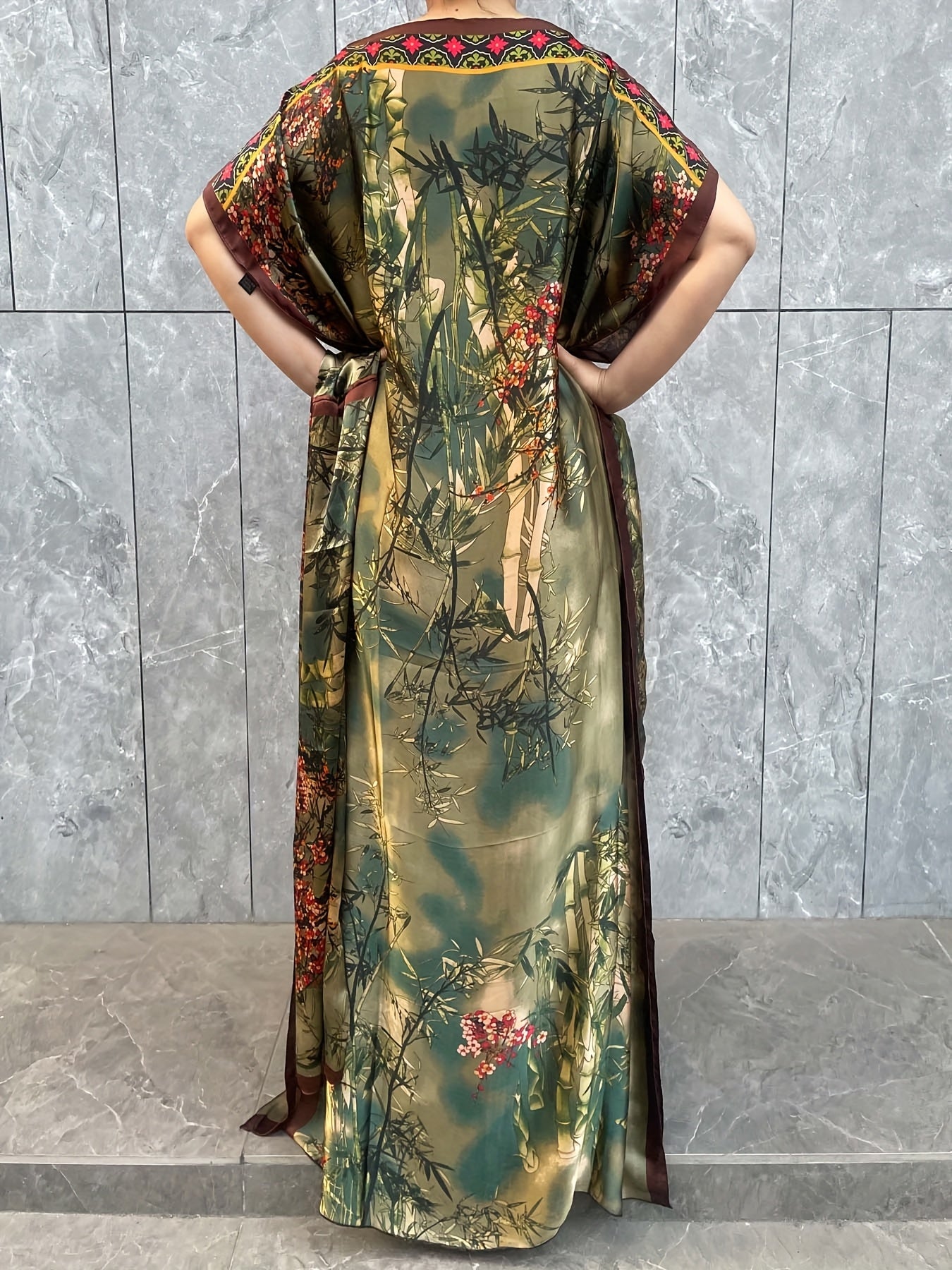 Elegant Plus Size Women's Batwing Sleeve Maxi Kaftan Abaya | All-Over Floral Print, Flowy Loose Fit, Breathable Lightweight Fabric, H-Line Silhouette for Beach, Summer