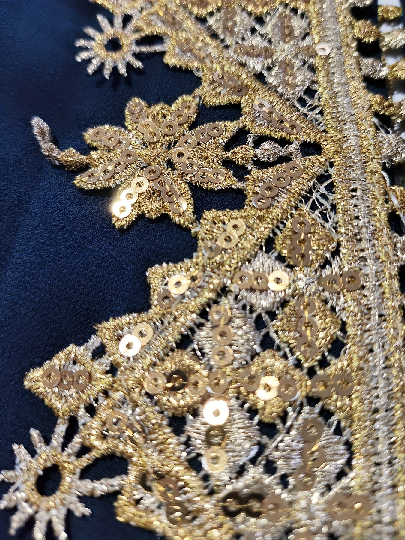 Middle Eastern-Inspired Emerald Green Sequin-Trimmed Lace Embroidery Robe Modern Abaya - Long Sleeve A-Line Gown with Golden Accents, Machine Washable Formal & Casual Wear
