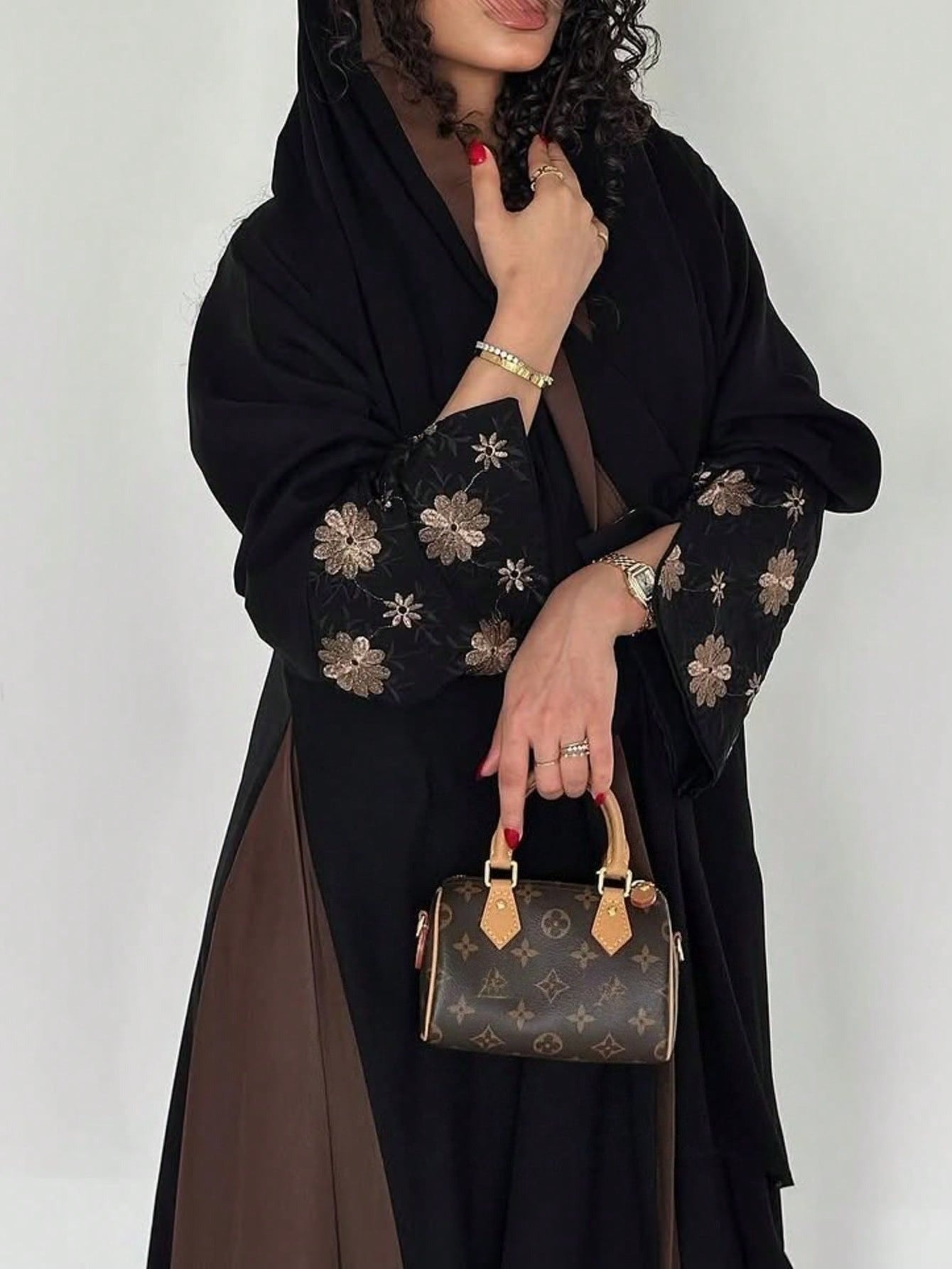1pc Middle Eastern Traditional Abaya Robe - Black & White Contrast with Floral Pattern, Loose Fit Long Sleeve Open Front Design, Non-Stretch Fabric for All-Season Wear, Muslim Dress