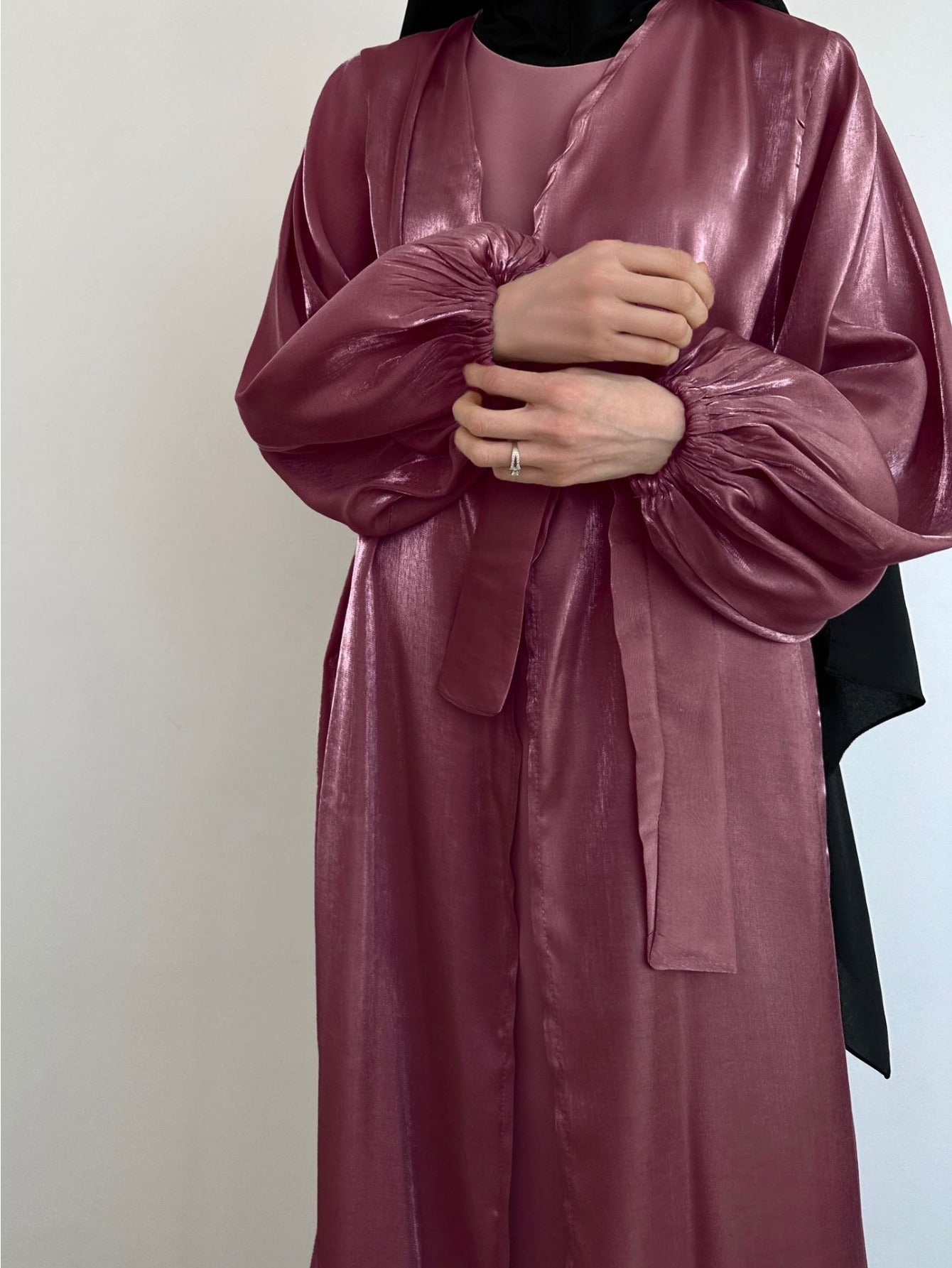 Plus Size, Middle Eastern Modest Muslim Fashionable Bright Silky Satin Solid Color Belt Bat Sleeve Arabic Abaya European and American Large Size Women's Clothing