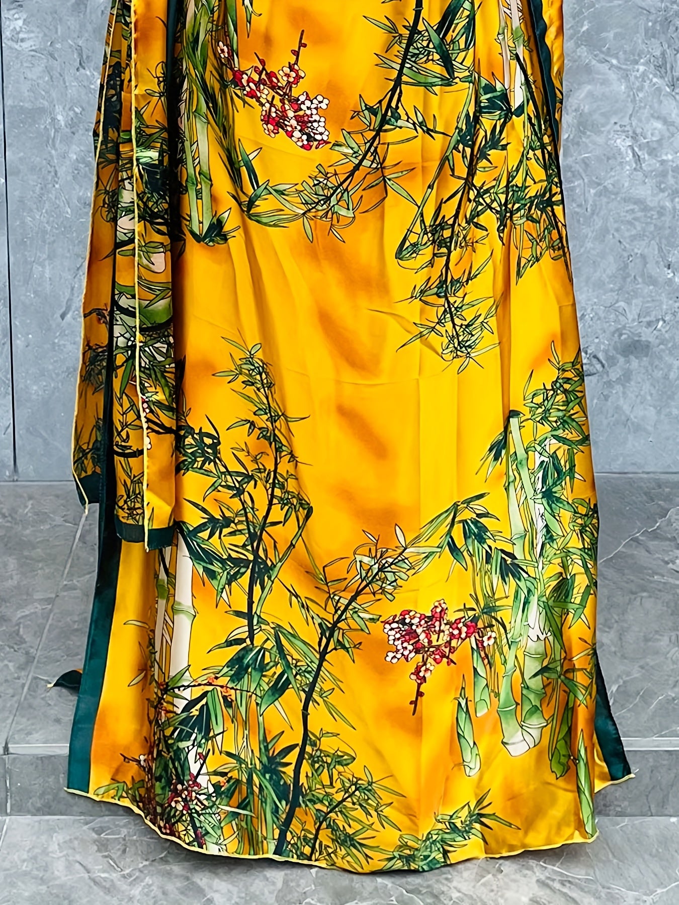 Elegant Plus Size Women's Batwing Sleeve Maxi Kaftan Abaya | All-Over Floral Print, Flowy Loose Fit, Breathable Lightweight Fabric, H-Line Silhouette for Beach, Summer