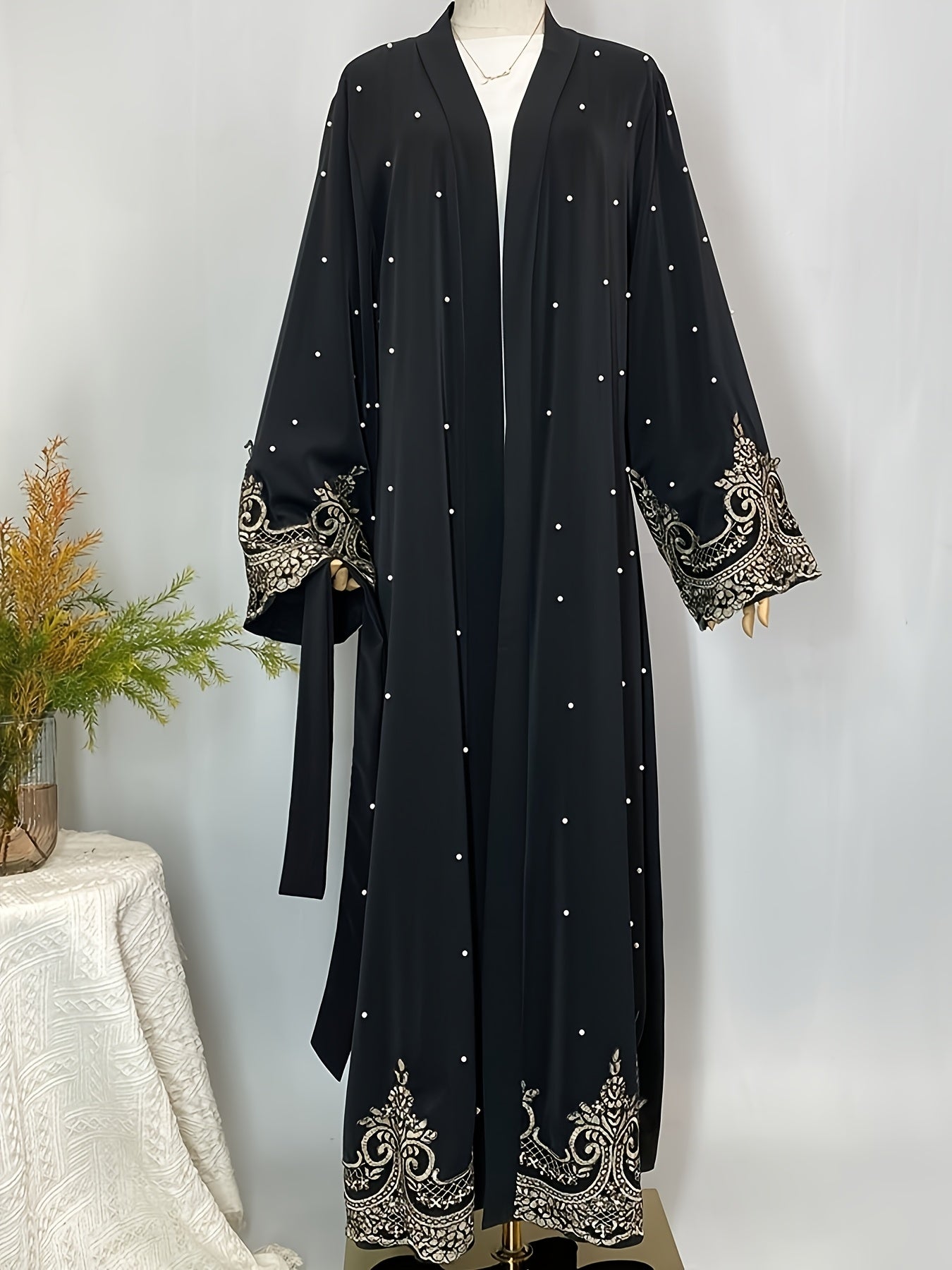 Stylish Muslim Long Sleeve Party Robe with Luxurious Appliqué Beaded Open Front Abaya