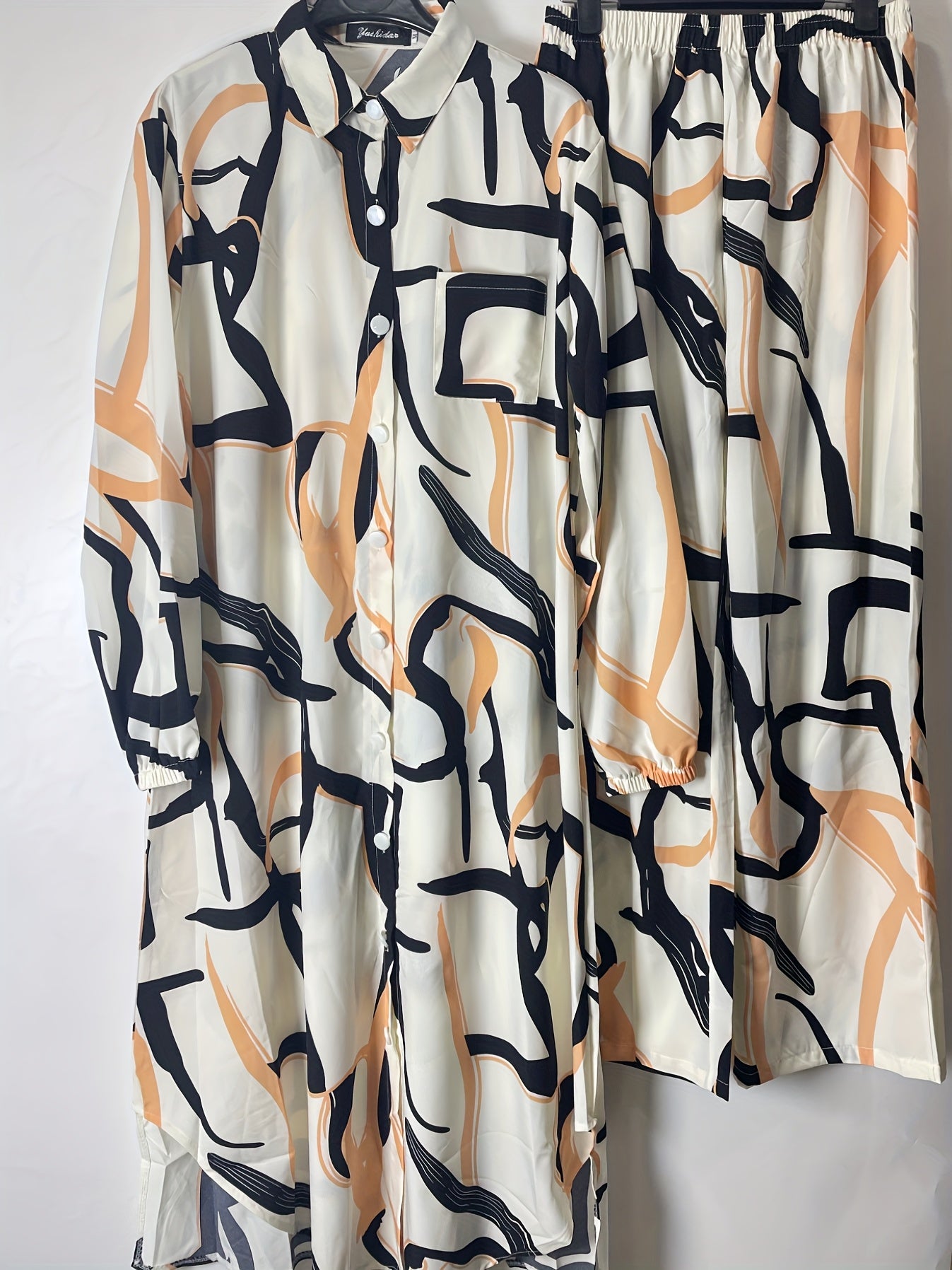 Elegant Geometric Print Pakistani Abaya with Long Sleeves and Button Front - Stylish Muslim Fashion, All-Season Wear, Pants and Top Set, Allseason Abaya|Geometric Print Abaya|Long Sleeve Top