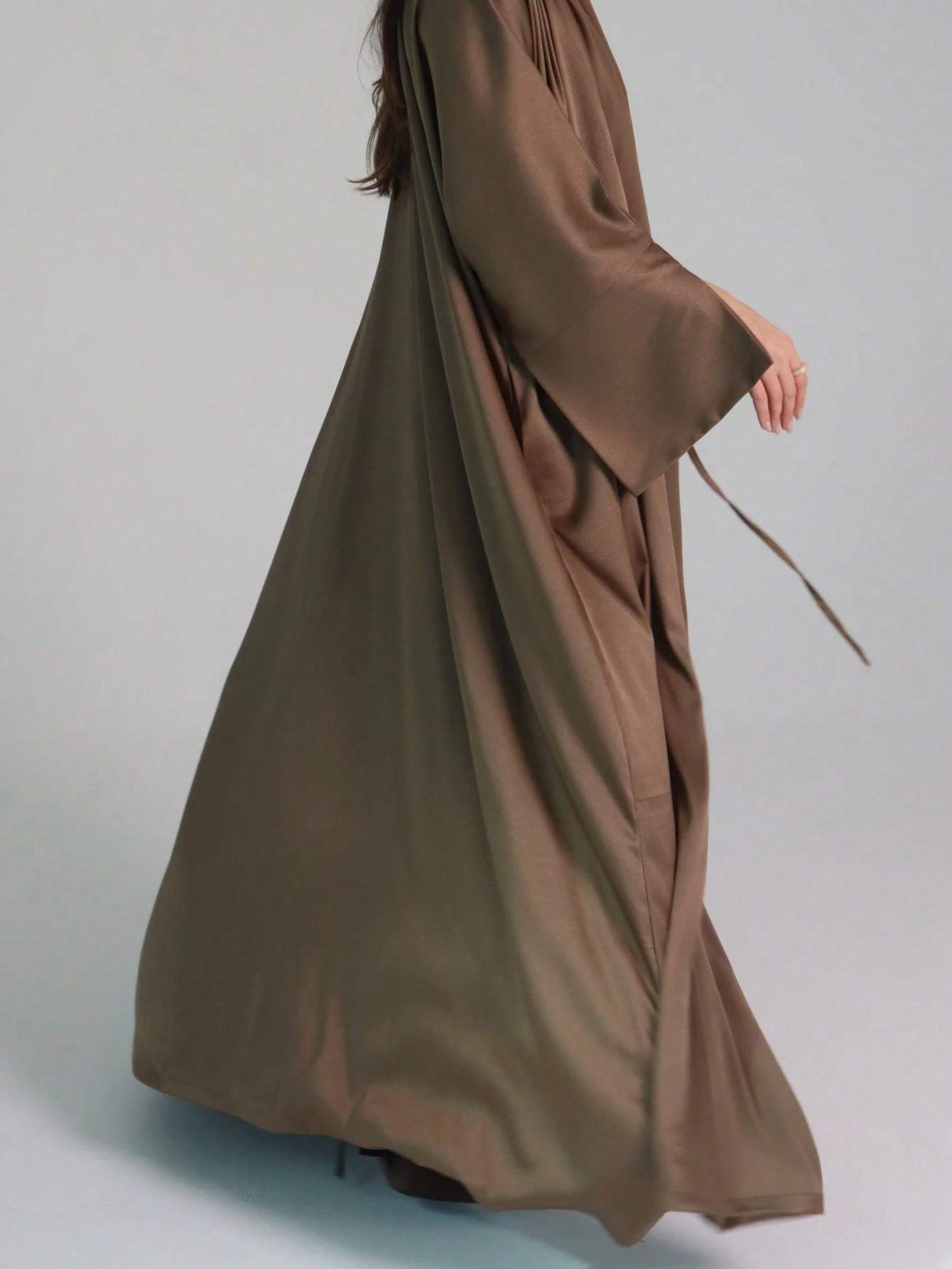 Elegant Arabic Abaya Robe - Long Sleeve Loose Fit Solid Color Modest Cover-Up with Raglan Sleeves, Machine Washable All-Season Comfort, Middle Eastern Traditional Dress for Women