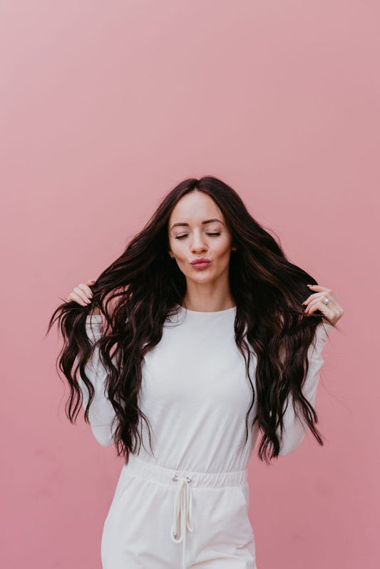 Choosing the Perfect Hair Extension Color