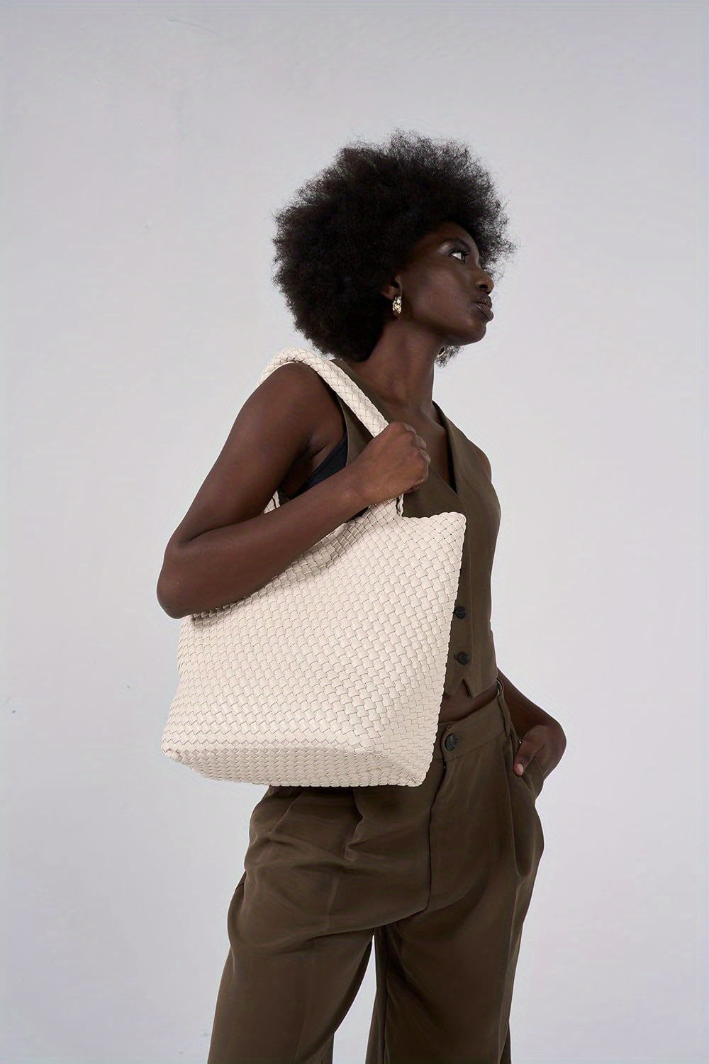 Women's Vegan Tote Bag - Large Woven Handbag with Zipper Closure & Wrist Strap, White & Brown Striped Design, Durable Oil-Edged Finish for Casual or Formal Use