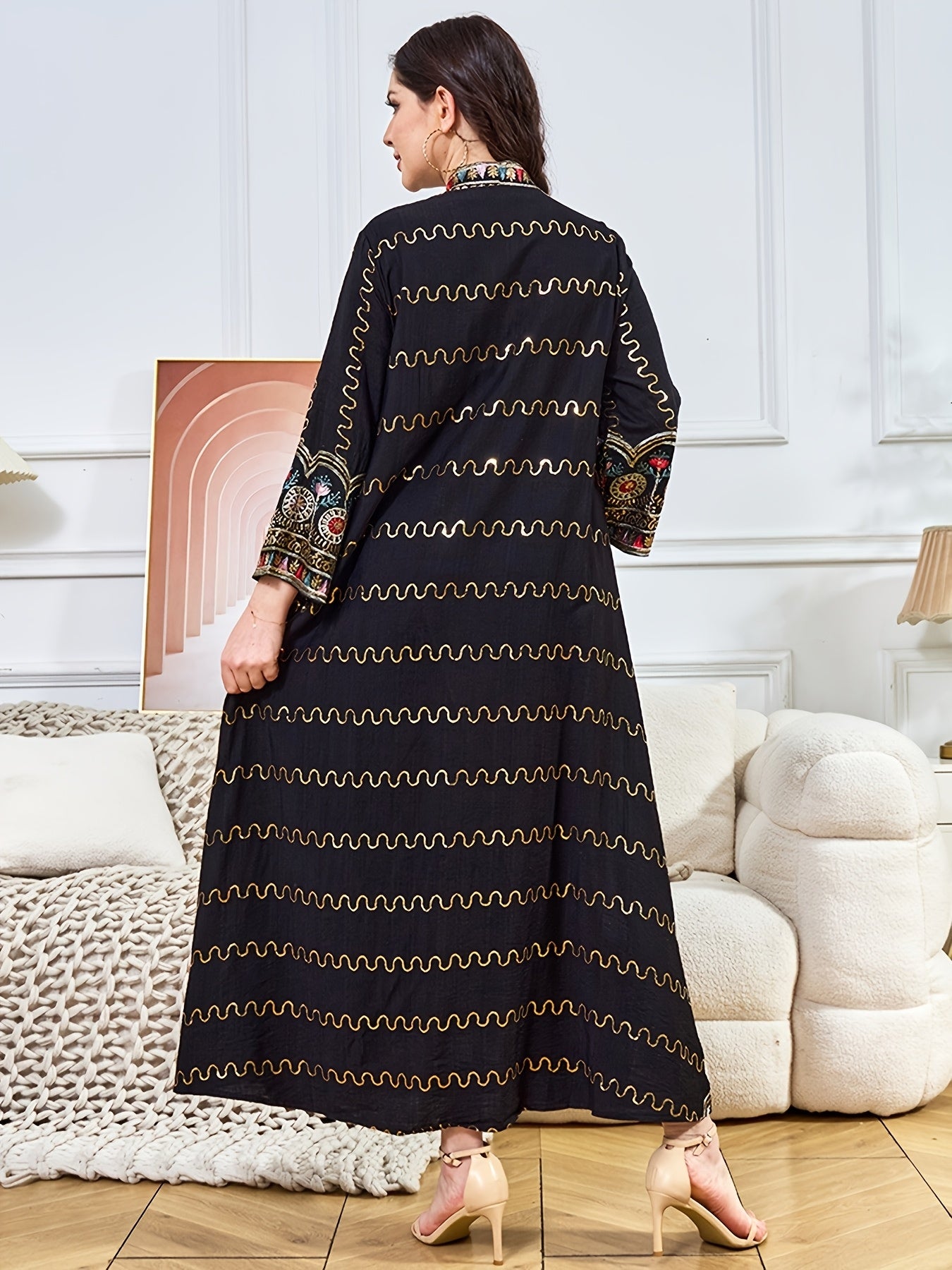 Middle East Autumn-Winter New Arrival: Stylish Muslim Black Dress with Beaded V-Neck, Loose Fit Party Evening Gown for Women – Turkish Design Long Abaya