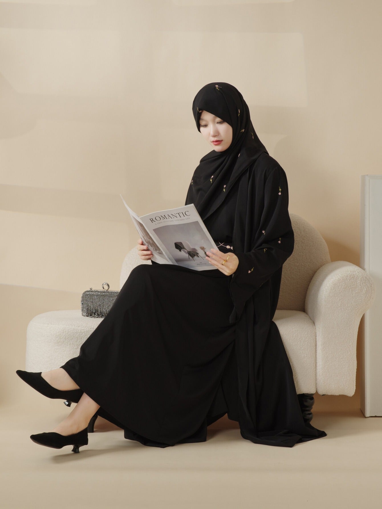 Tulip Embroidery Open Abaya 4pcs set: Includes open abaya, inner dress, matching belt, and hijab