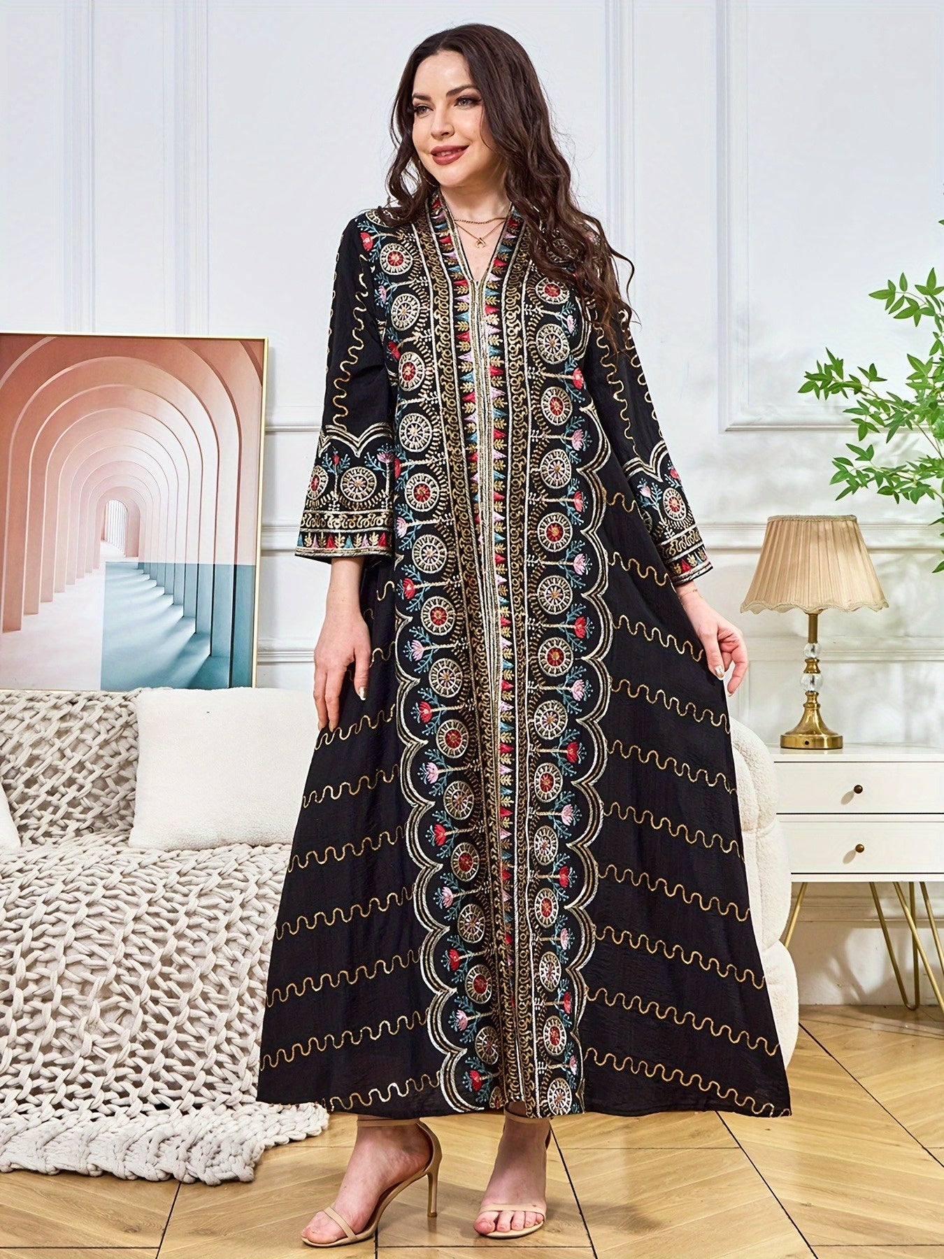 Middle East Autumn-Winter New Arrival: Stylish Muslim Black Dress with Beaded V-Neck, Loose Fit Party Evening Gown for Women – Turkish Design Long Abaya