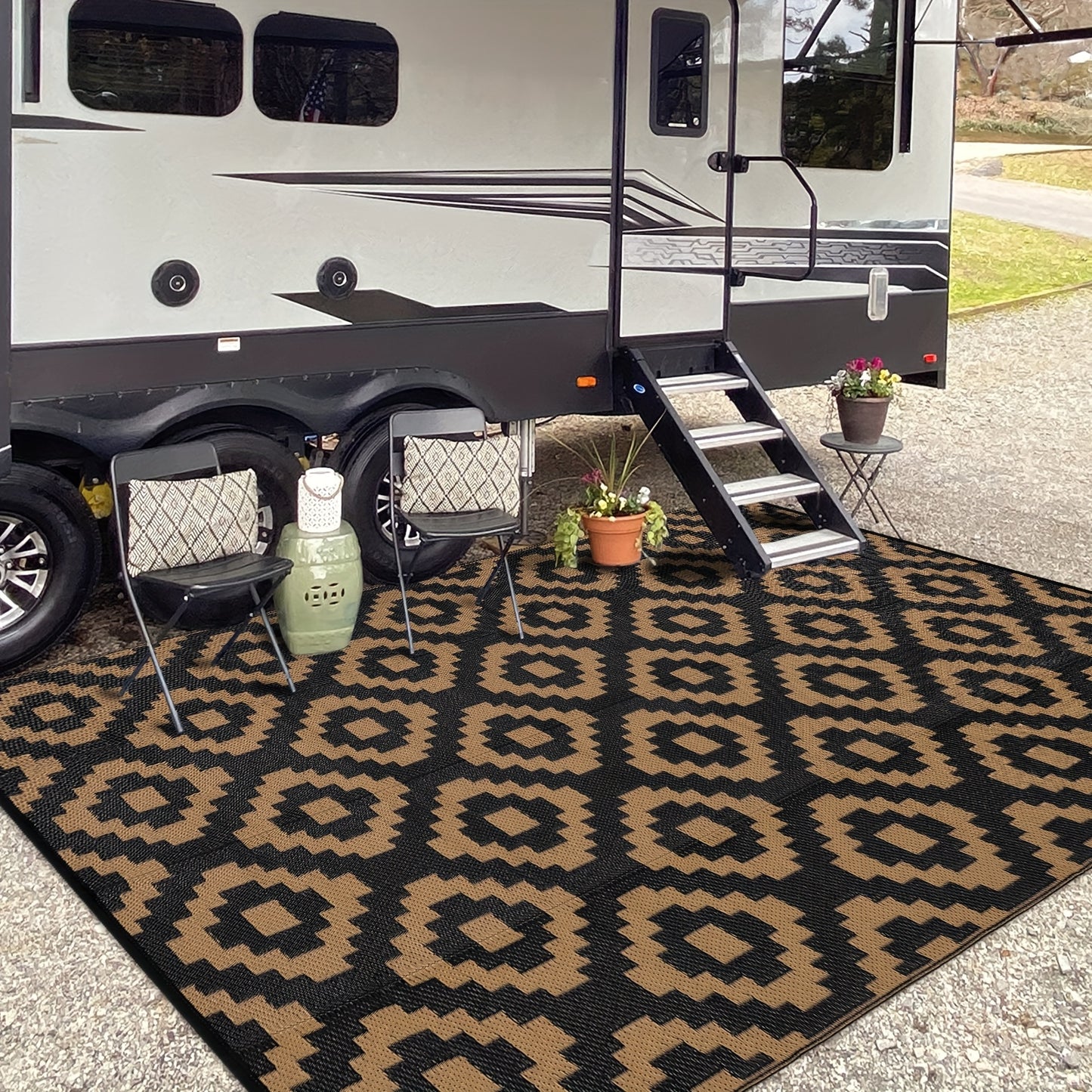 1pc Outdoor Reversible Erasable Area Rugs For Garden Backyard Large Portable Carpet Lightweight Plastic Straw Rug For Camping Foldable Easy Care Picnic Mat Modern Geometric Rugs RV Patio Auto Decor Black And Brown