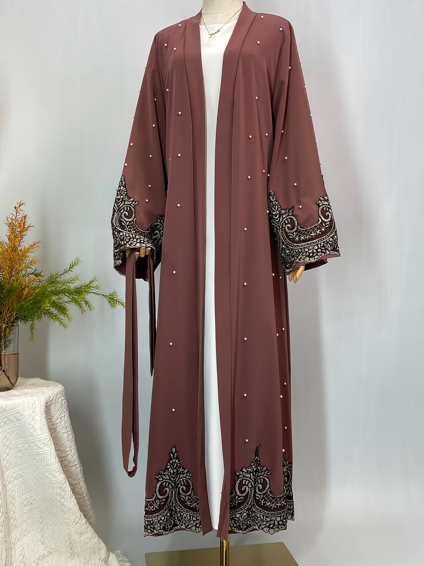 Stylish Muslim Long Sleeve Party Robe with Luxurious Appliqué Beaded Open Front Abaya