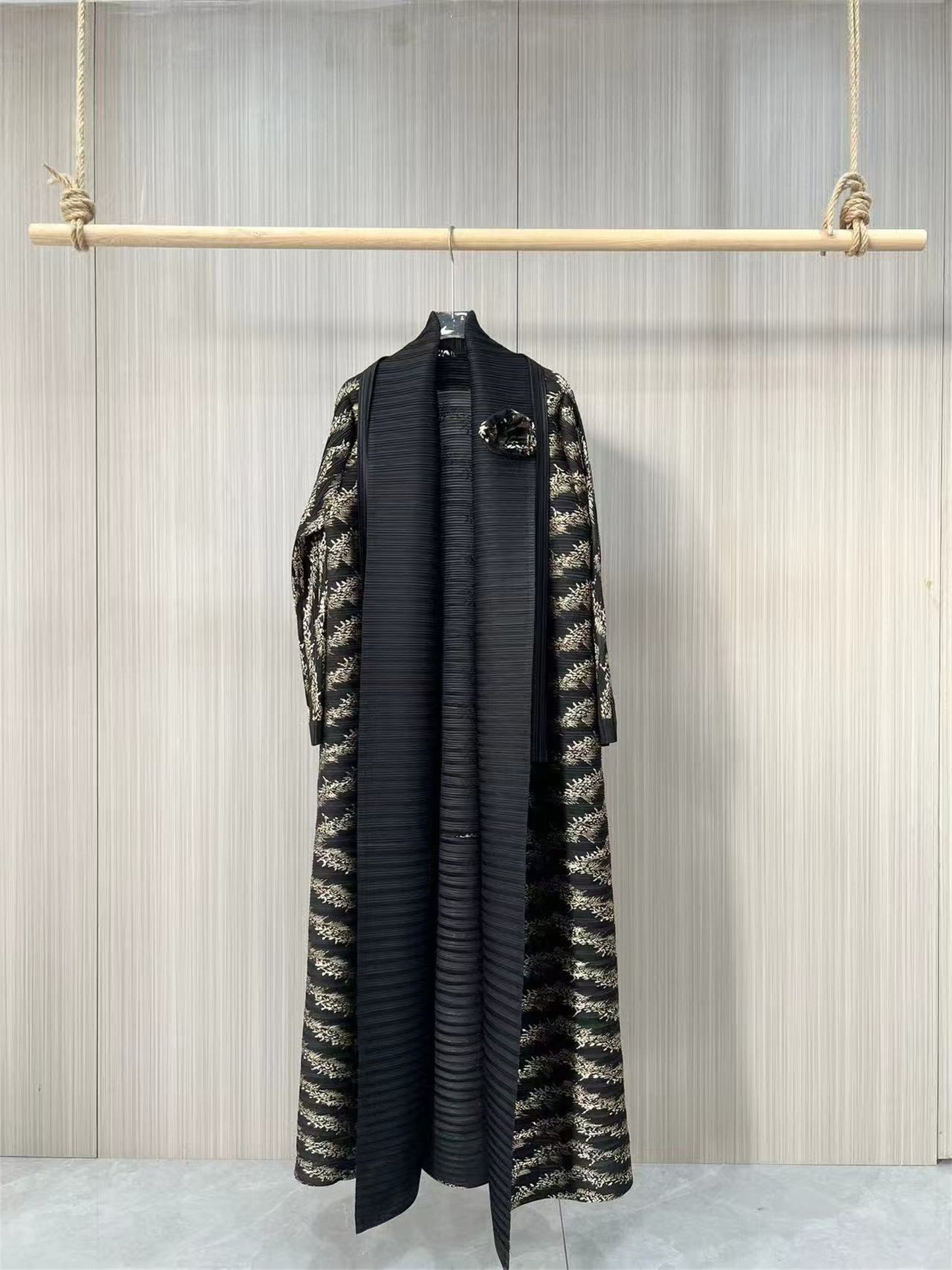Women's Elegant Black Abaya with Golden Geometric Pattern - Stylish Long-Sleeve Kaftan for Office, Formal Events, and Ramadan - Versatile Middle Eastern Attire, Formal Attire | Elegant Abaya